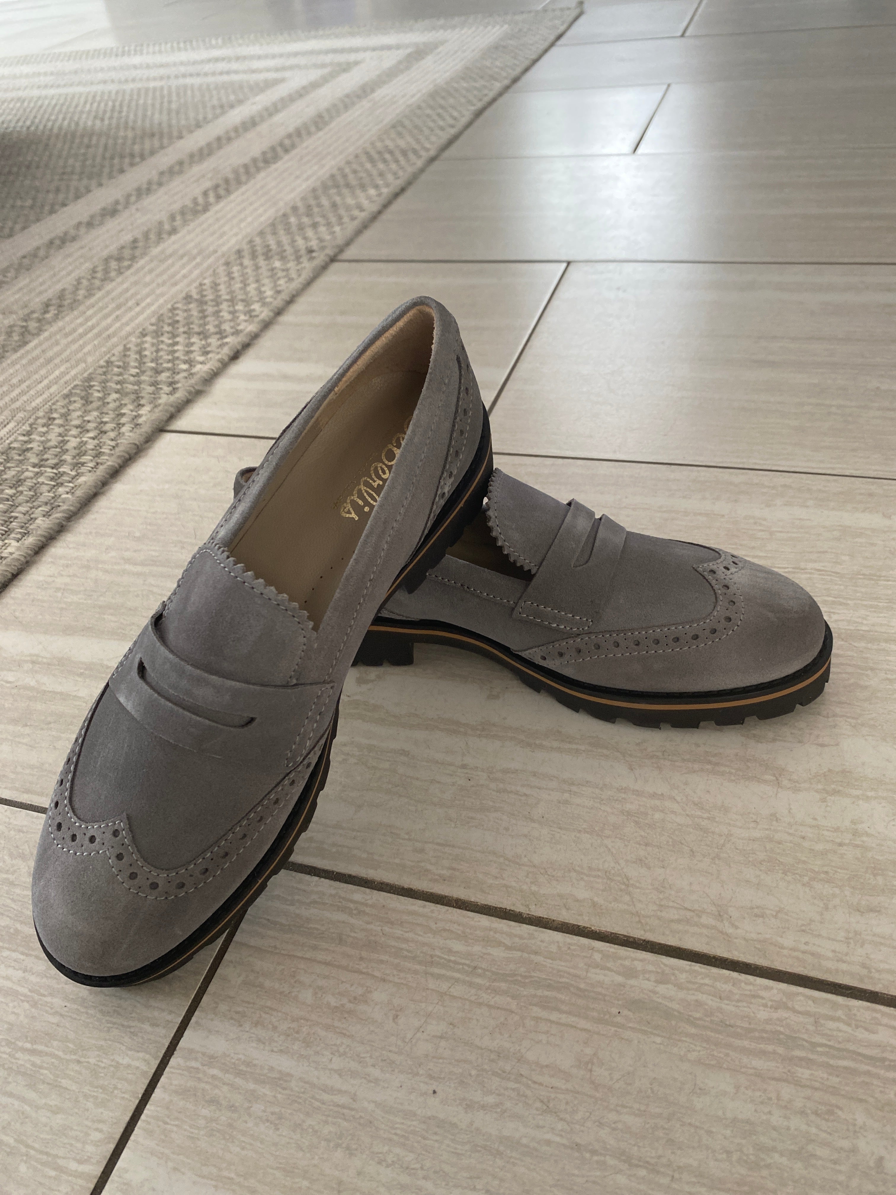 Beberlis Gray Suede Scalloped Chunky Loafers for Women - Comfortable Slip-On Shoes for Casual Outfits & Office Wear