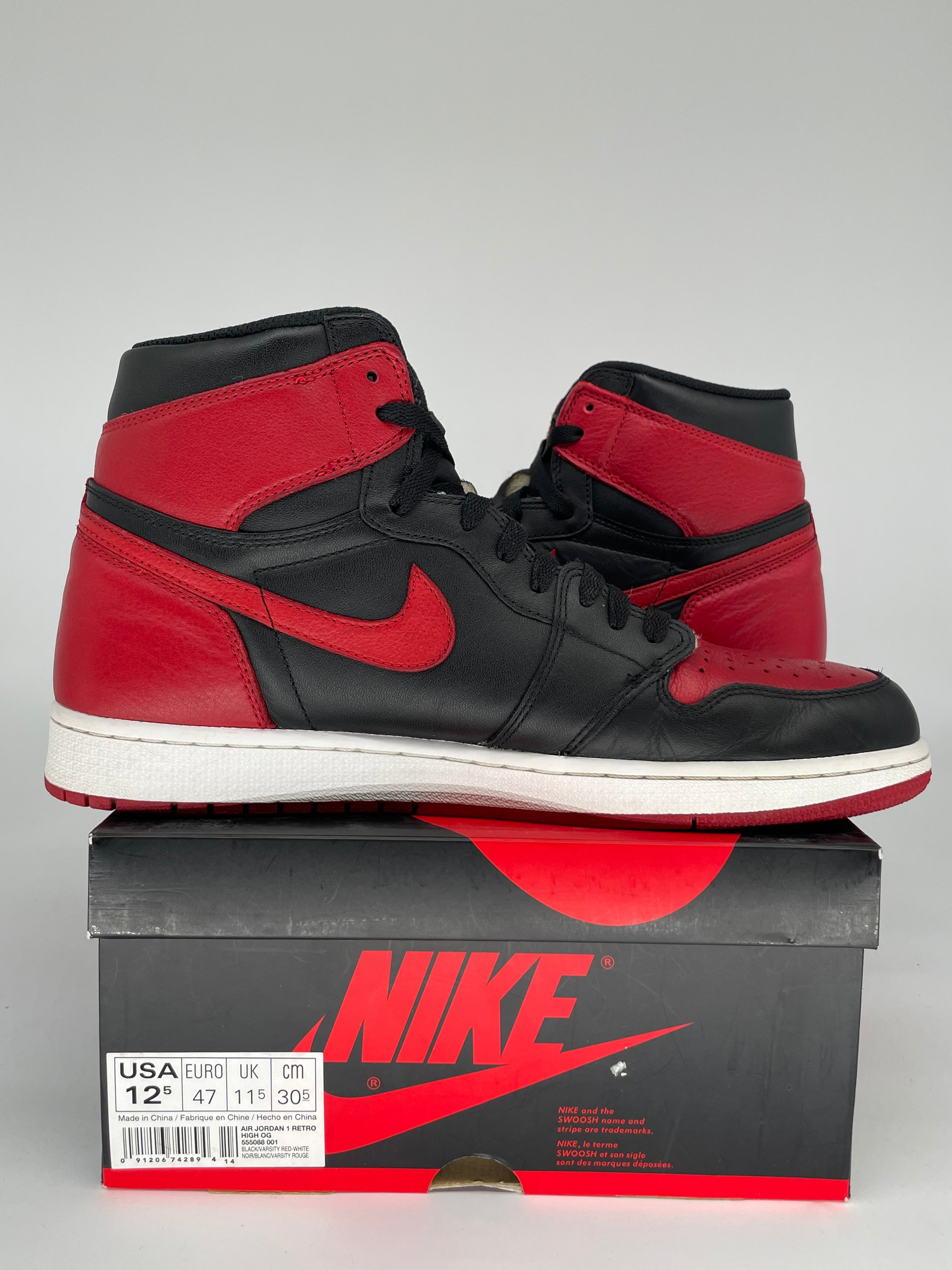AIR JORDAN 1 BRED Men's Basketball Shoes Size 12.5 (555088-001) - Retro High OG Style for Sneaker Collectors & Streetwear Fashion