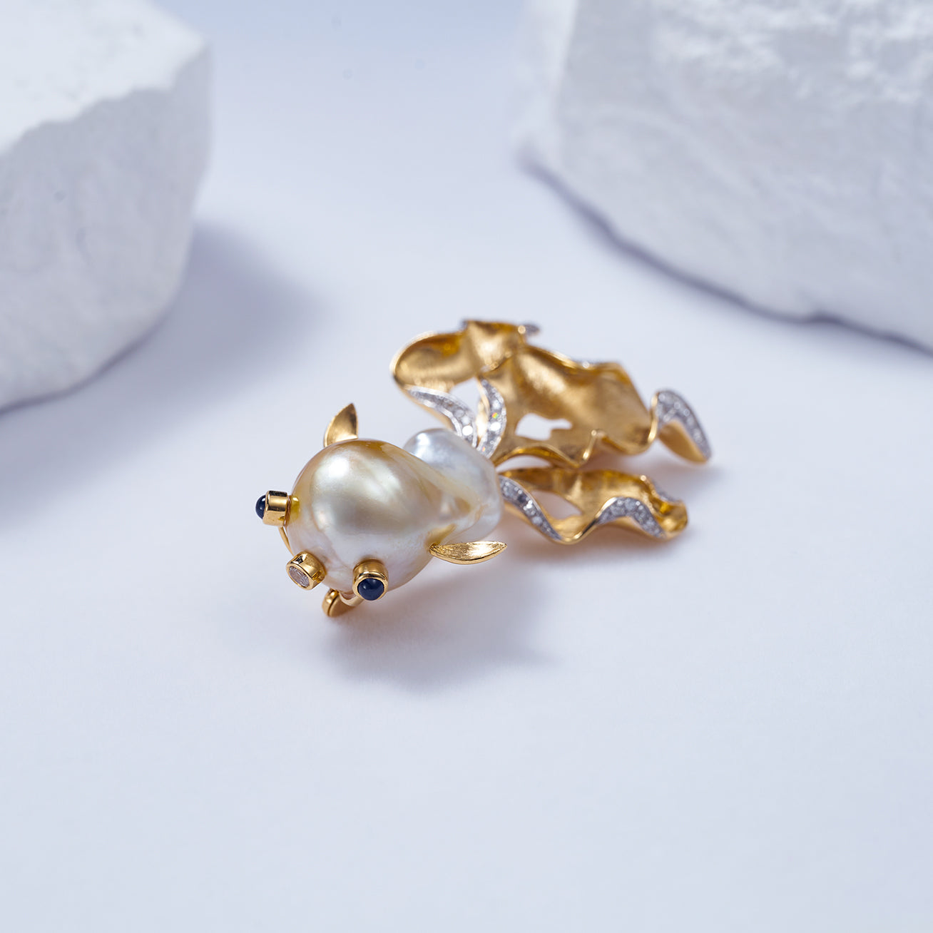 18K Solid Gold Diamond South Sea Baroque Pearl Brooch DR00034 - Elegant Jewelry for Weddings, Parties & Special Occasions