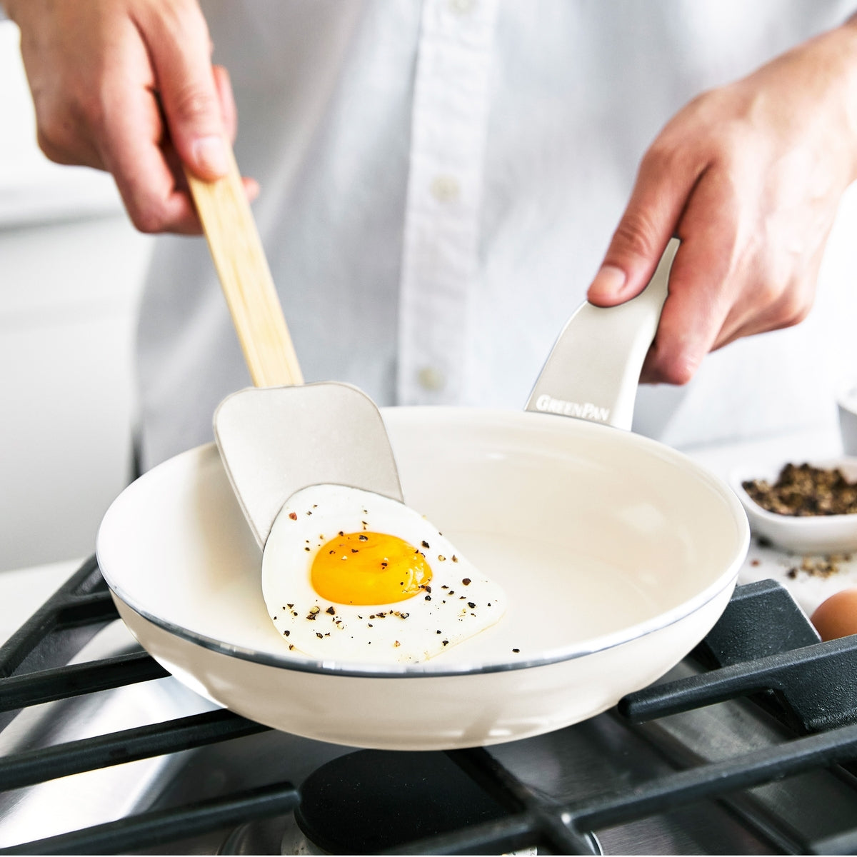 Dover Ceramic Nonstick 8-Inch Frying Pan with Spatula - Cream White | Non-Toxic & Eco-Friendly Cookware for Healthy Cooking, Perfect for Eggs, Pancakes & Stir-Fry