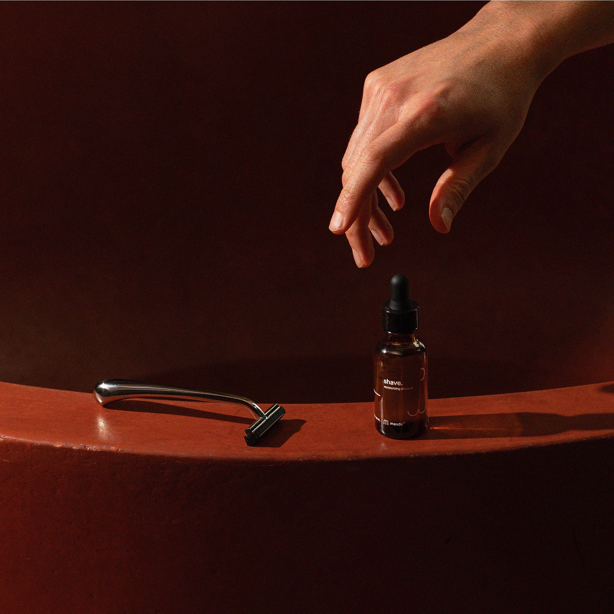 Premium Shaving Oil for Men - Ultra Moisturizing & Smooth Shave - Best for Sensitive Skin & Razor Bumps - Perfect for Daily Shaving Routine & Travel Grooming Kit