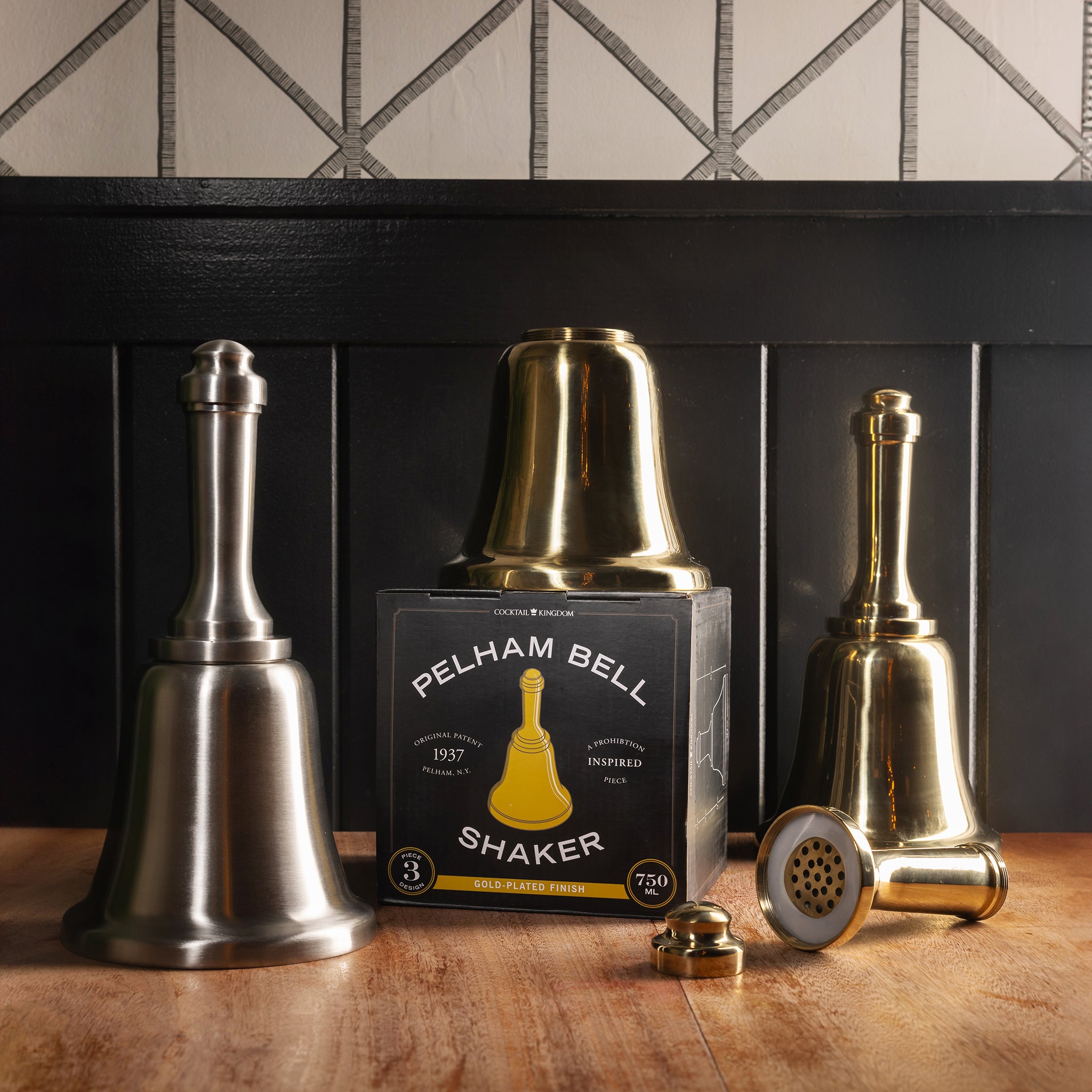 Premium Stainless Steel Cocktail Shaker - 750ml (25oz) - PELHAM BELL Design for Bartenders & Home Mixologists - Perfect for Margaritas, Martinis & Cocktail Parties