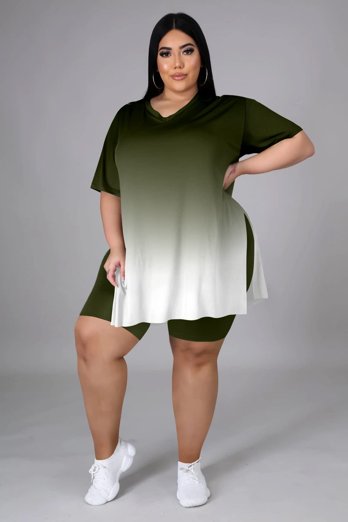 Plus Size Women's 2-Piece Loungewear Set - Oversized T-Shirt & Shorts Comfy Summer Sweatsuit | Casual Outfit for Home, Travel & Relaxation