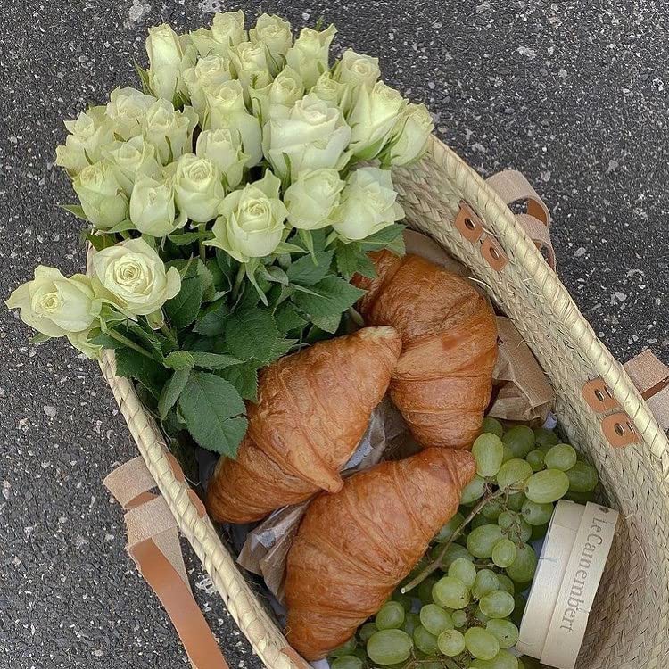 Stylish French Basket with Double Flat Leather Handles - Straw Woven Beach Bag, Shopping Tote & Market Basket - Perfect for Beach Outings, Picnics & Farmers Market Trips