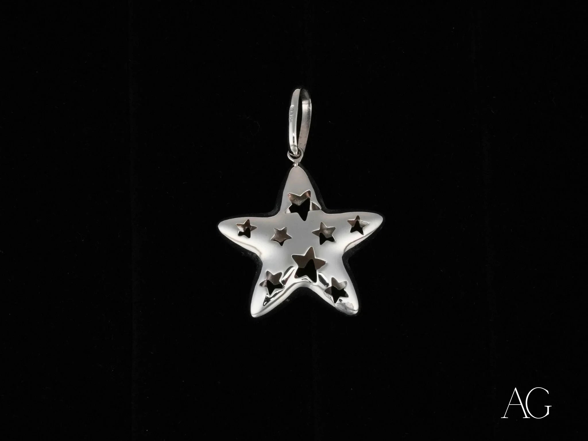 Celestial Radiance White Gold Star Pendant Necklace - Elegant 14K White Gold Star Charm Jewelry for Women - Perfect for Everyday Wear, Gift Giving & Special Occasions