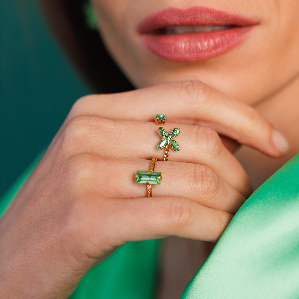 Peridot Crystal Star Ring - Elegant Green Gemstone Jewelry for Women, Perfect for Parties, Weddings & Everyday Wear