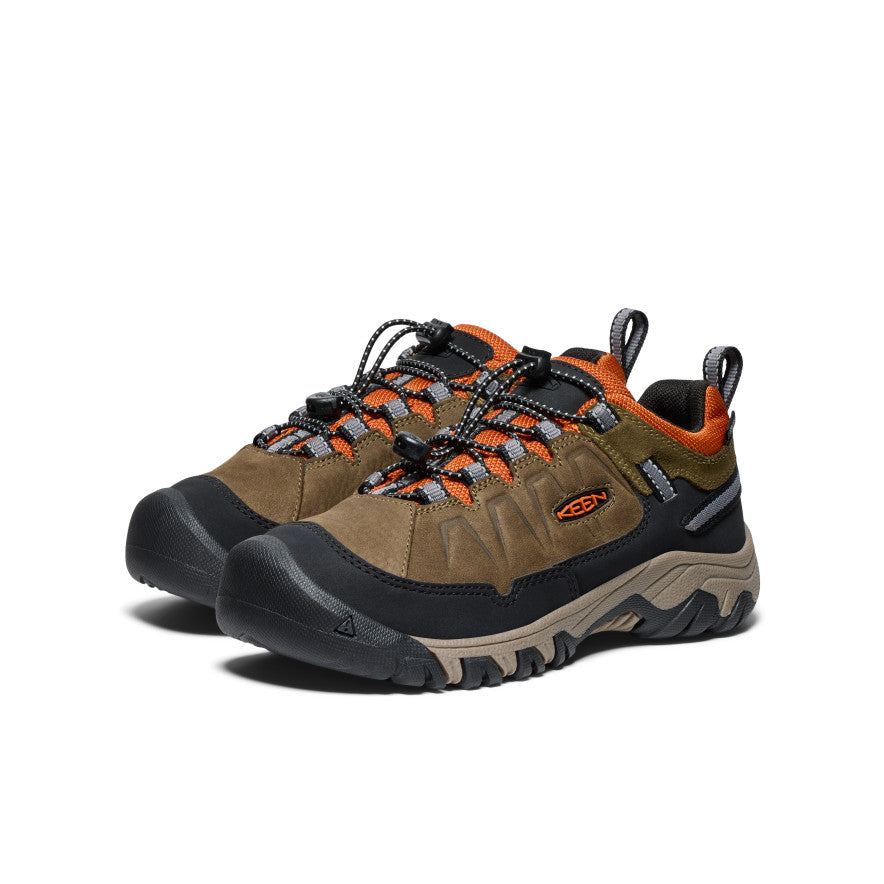 **Big Kids' Targhee IV Waterproof Hiking Shoes - Dark Olive/Gold Flame | Durable & Comfortable for Outdoor Adventures**    **使用场景:** Perfect for hiking, camping, and outdoor exploration, these waterproof shoes keep kids' feet dry and comfortable on any terrain.