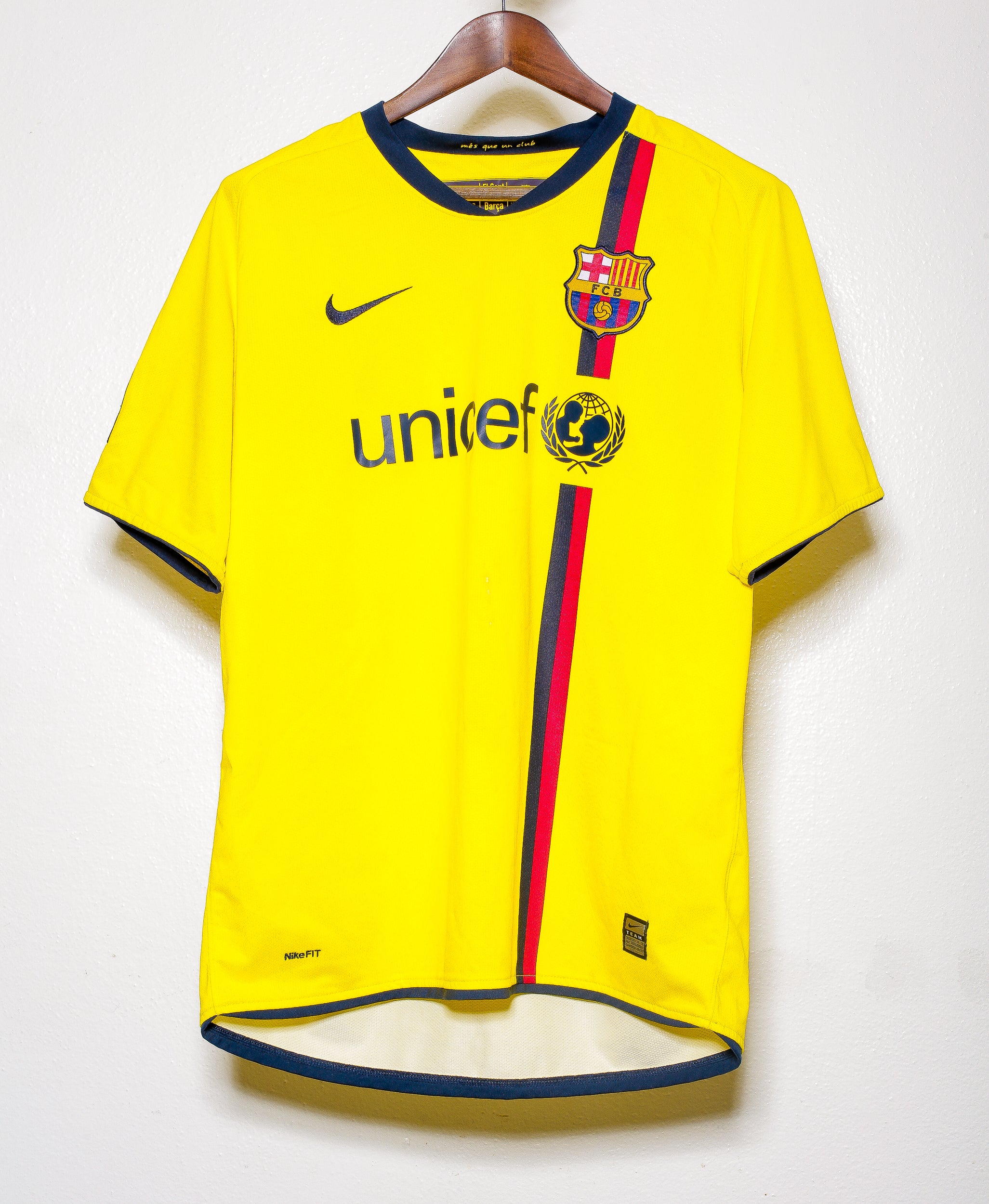 2008-2009 FC Barcelona Away Jersey #6 Xavi (Large) - Authentic Soccer Jersey for Fans & Collectors - Perfect for Match Days, Gifts & Sports Memorabilia