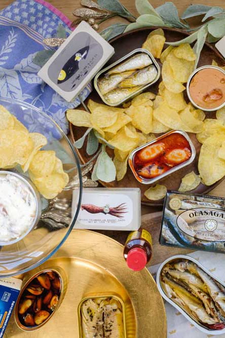 Premium Wild-Caught Gourmet Tinned Fish 7-Pack with Omega-3 | Jose Gourmet, ABC+, Fangst, Olasagasti, Espinaler | Includes Sauce & Potato Chips | Perfect for Charcuterie Boards, Tapas Nights & Gourmet Gifts