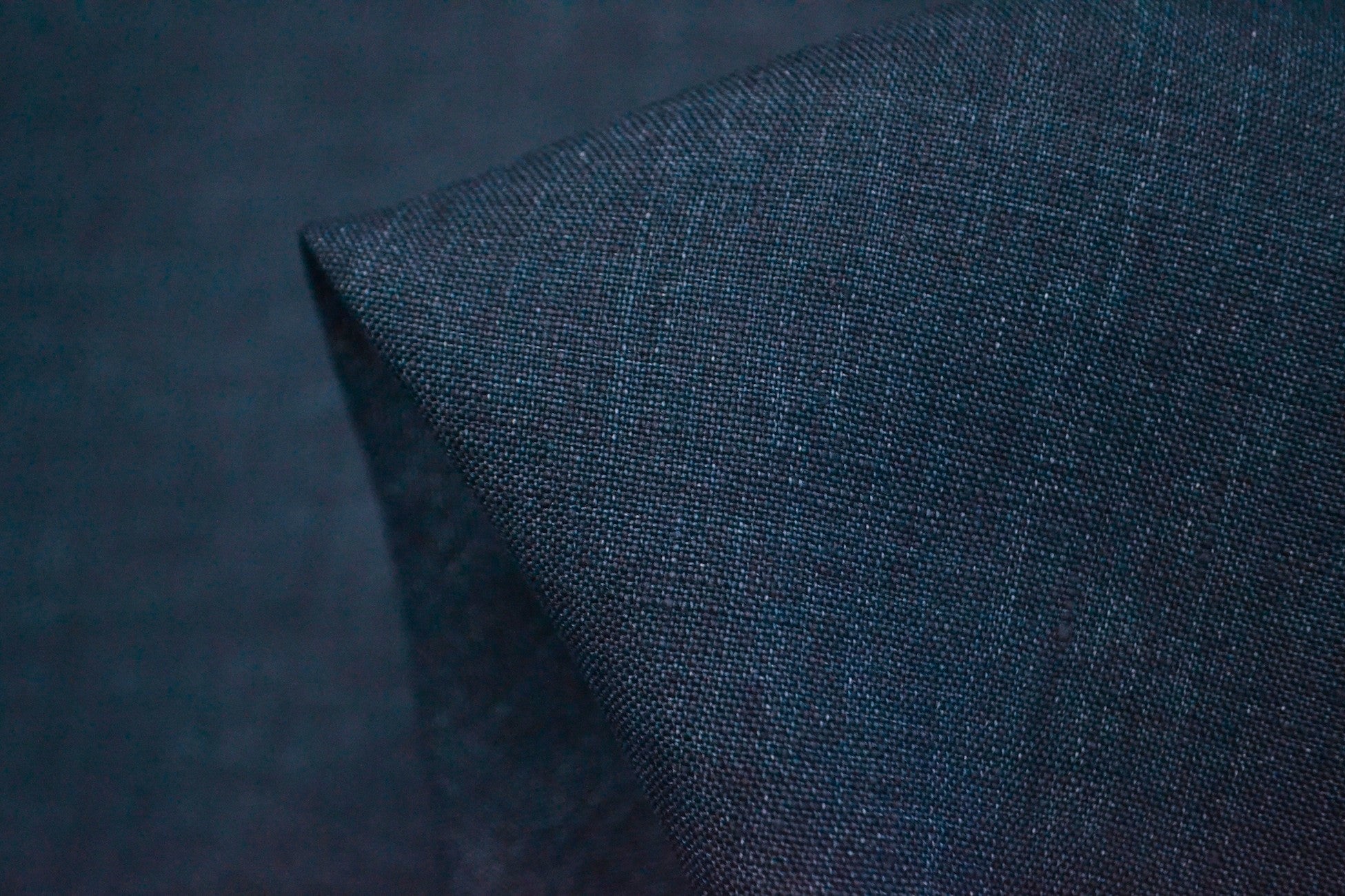 Blu Mare Lino - Premium Italian Linen Fabric for Fashion & Home Decor | Perfect for Dresses, Curtains & Tablecloths