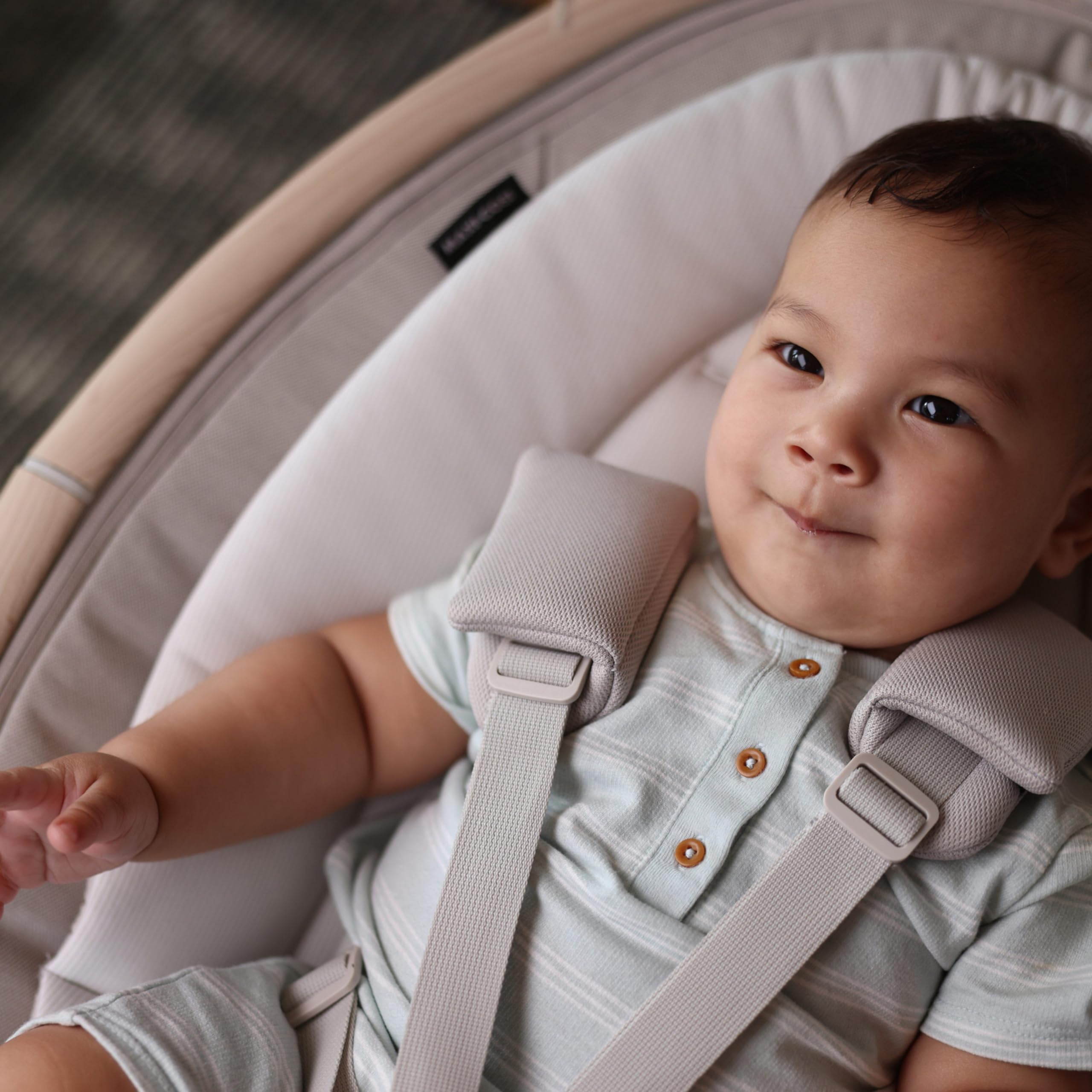 Maxi-Cosi Cassia Baby Swing for Infants - Portable, Lightweight & Foldable with Music & 360° Rotation - Classic Graphite | Perfect for Nursery, Travel & Soothing Newborns