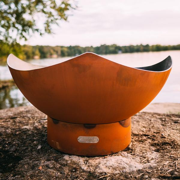 Stunning Manta Ray Fire Pit - Outdoor Patio & Backyard Fireplace for Cozy Gatherings & Camping - Durable Steel & Rust-Resistant Design