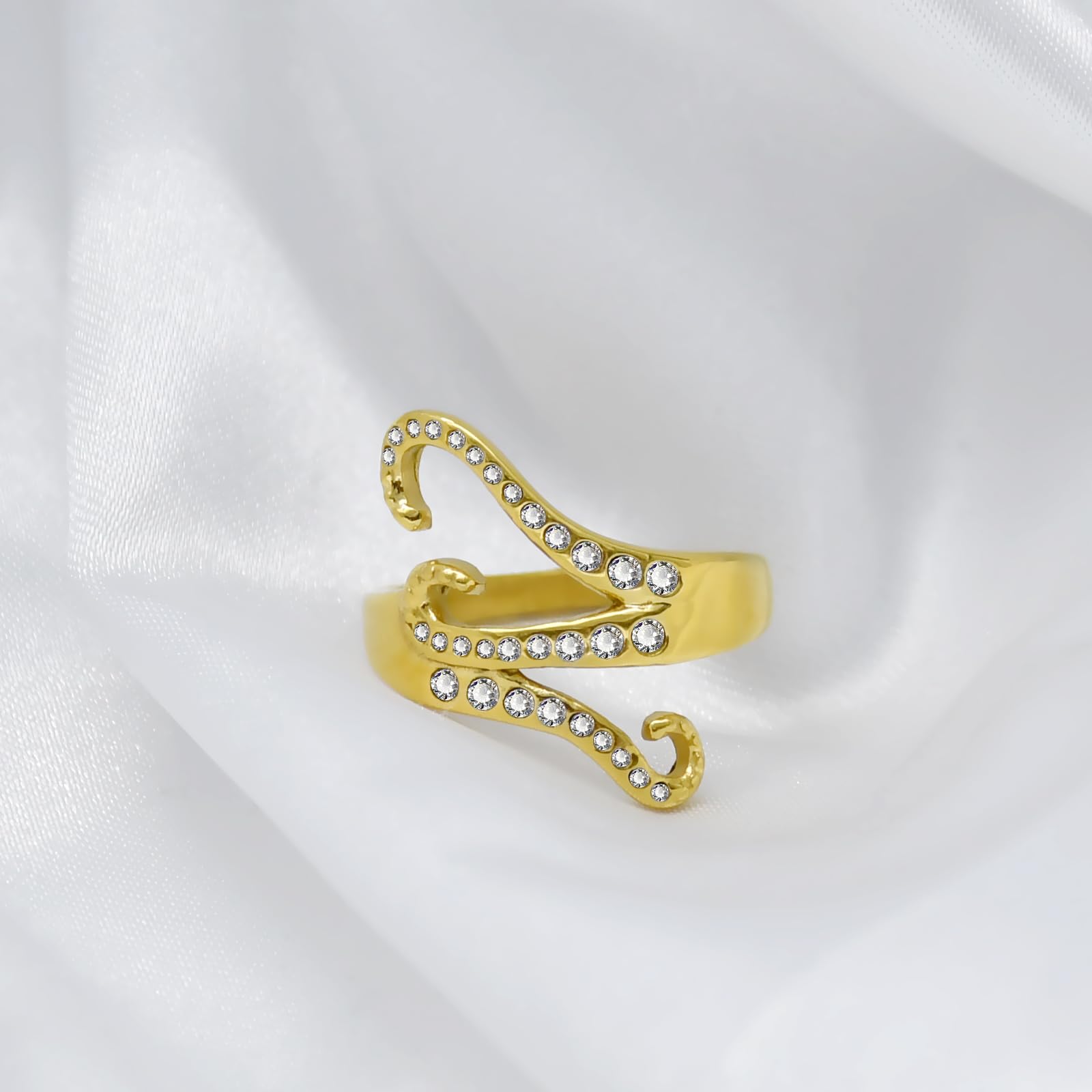 Adjustable Octopus Tentacle Ring for Men & Women - Black Pirate Sea Animal Jewelry - Perfect for Halloween Costumes, Cosplay, and Unique Gift Giving