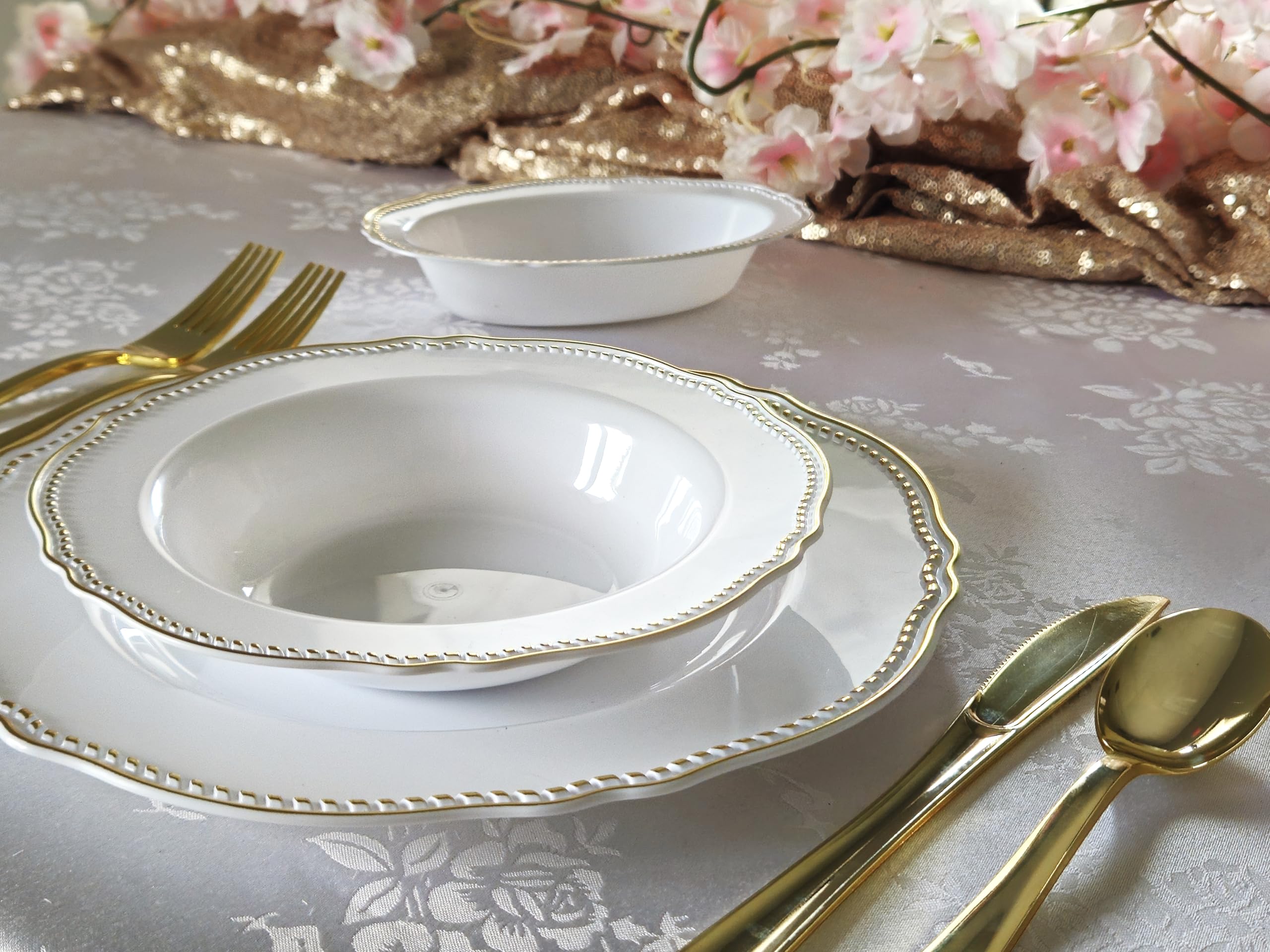 240-Pack Premium Heavyweight Disposable Plastic Plates - 7.5