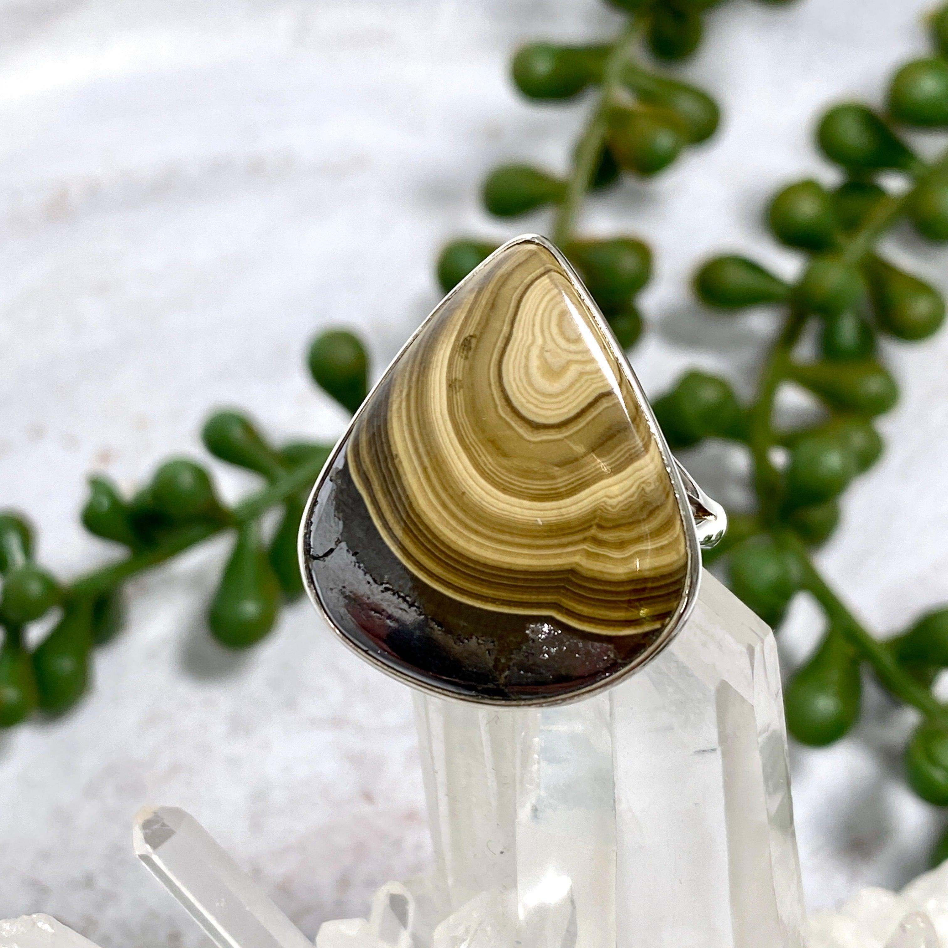 10K Gold Teardrop Ring with Schalenblende Gemstone - KRGJ1645 | Elegant Jewelry for Women, Perfect for Weddings, Parties & Special Occasions