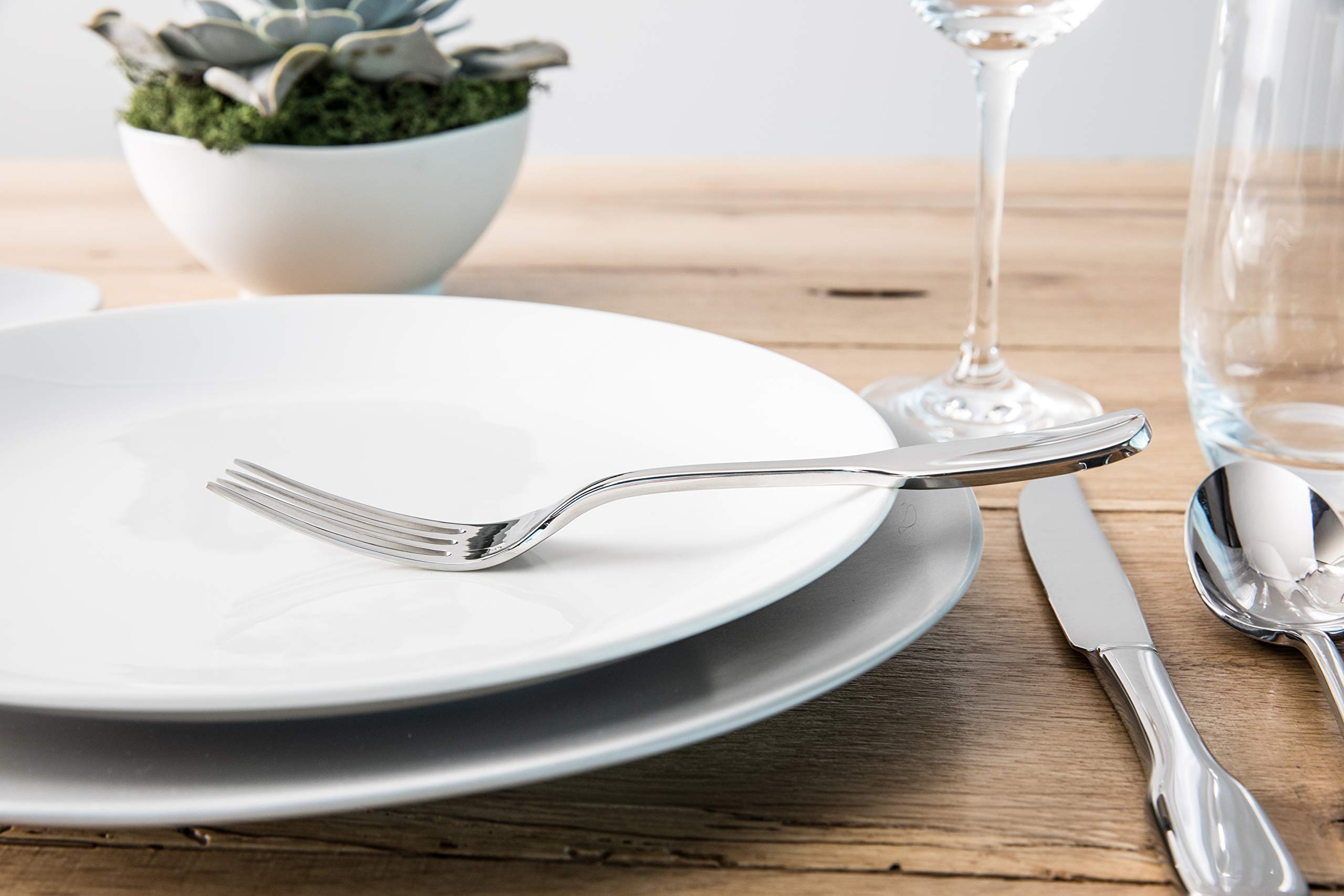 Fortessa Vitraluxe Heirloom Dinner Plates - Set of 4, 10.75-Inch Elegant Linen White Porcelain Plates for Fine Dining, Wedding Registry & Holiday Entertaining