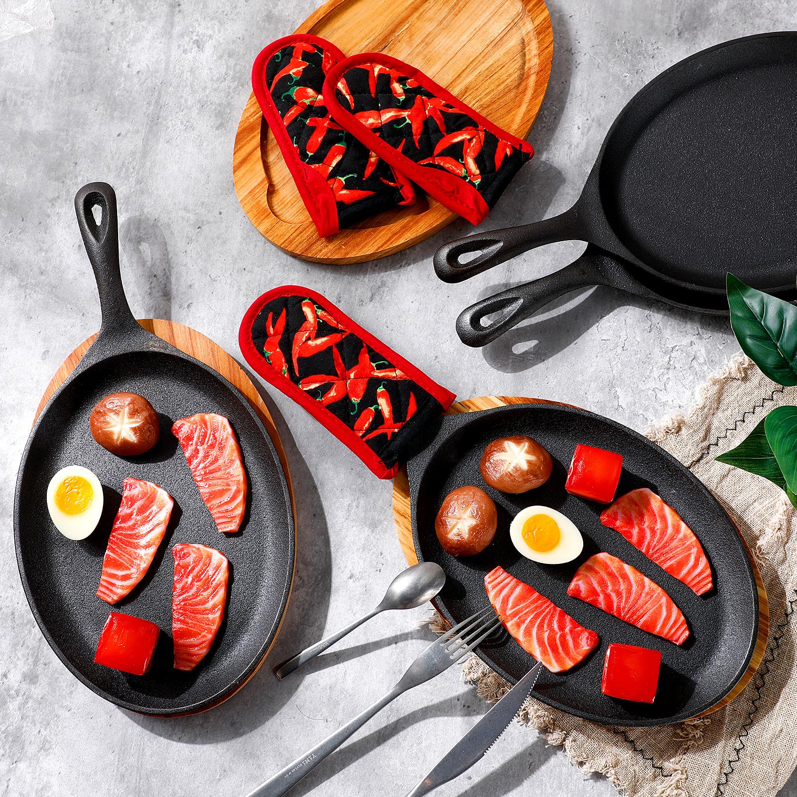 Lallisa 8-Piece Cast Iron Fajita Plate Set with Wooden Tray & Heat-Resistant Mitts - Sizzling Skillet for BBQ, Kitchen, Party & Restaurant Catering - Perfect for Mexican Fajitas, Steak, Shrimp & Veggies at Home or Commercial Use