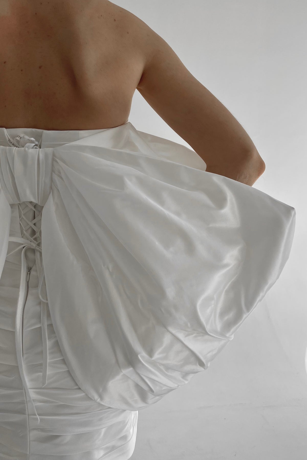 Elegant Taffeta Sleeves Bow 