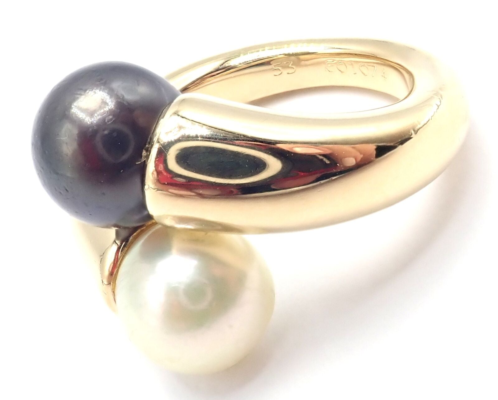 Authentic Cartier Toi Et Moi 18k Yellow Gold White Black Pearl Bypass Band Ring - Luxury Jewelry for Weddings, Anniversaries & Special Occasions