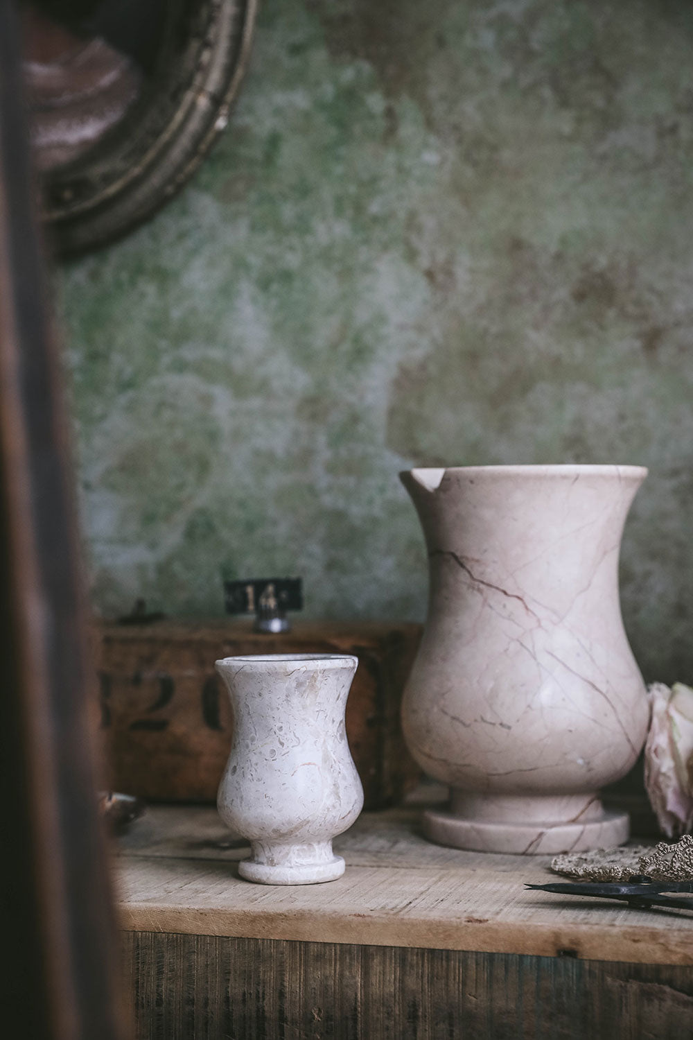 Elegant Small Marble Tulip Vase - Handcrafted Home Decor for Centerpieces, Wedding Decorations & Tabletop Displays