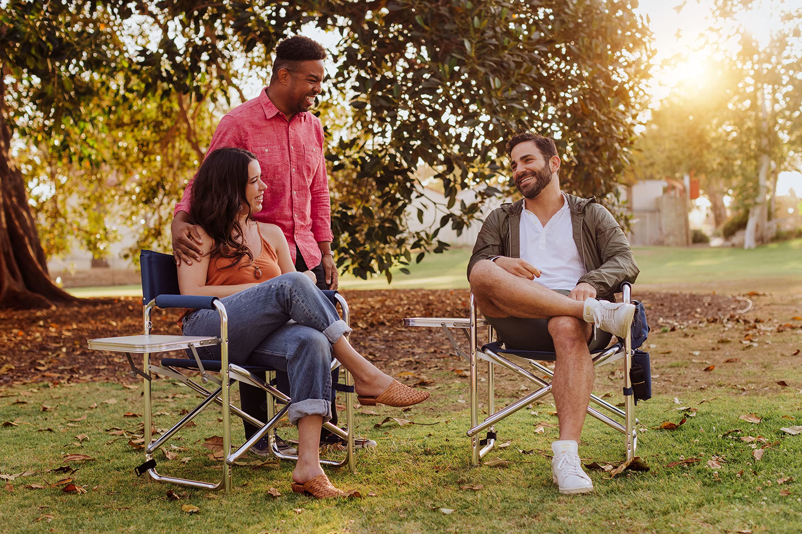 PICNIC TIME NHL Toronto Maple Leafs Folding Sports Chair with Side Table - Portable Camping Chair for Adults - Perfect for Beach, Tailgating, and Outdoor Events