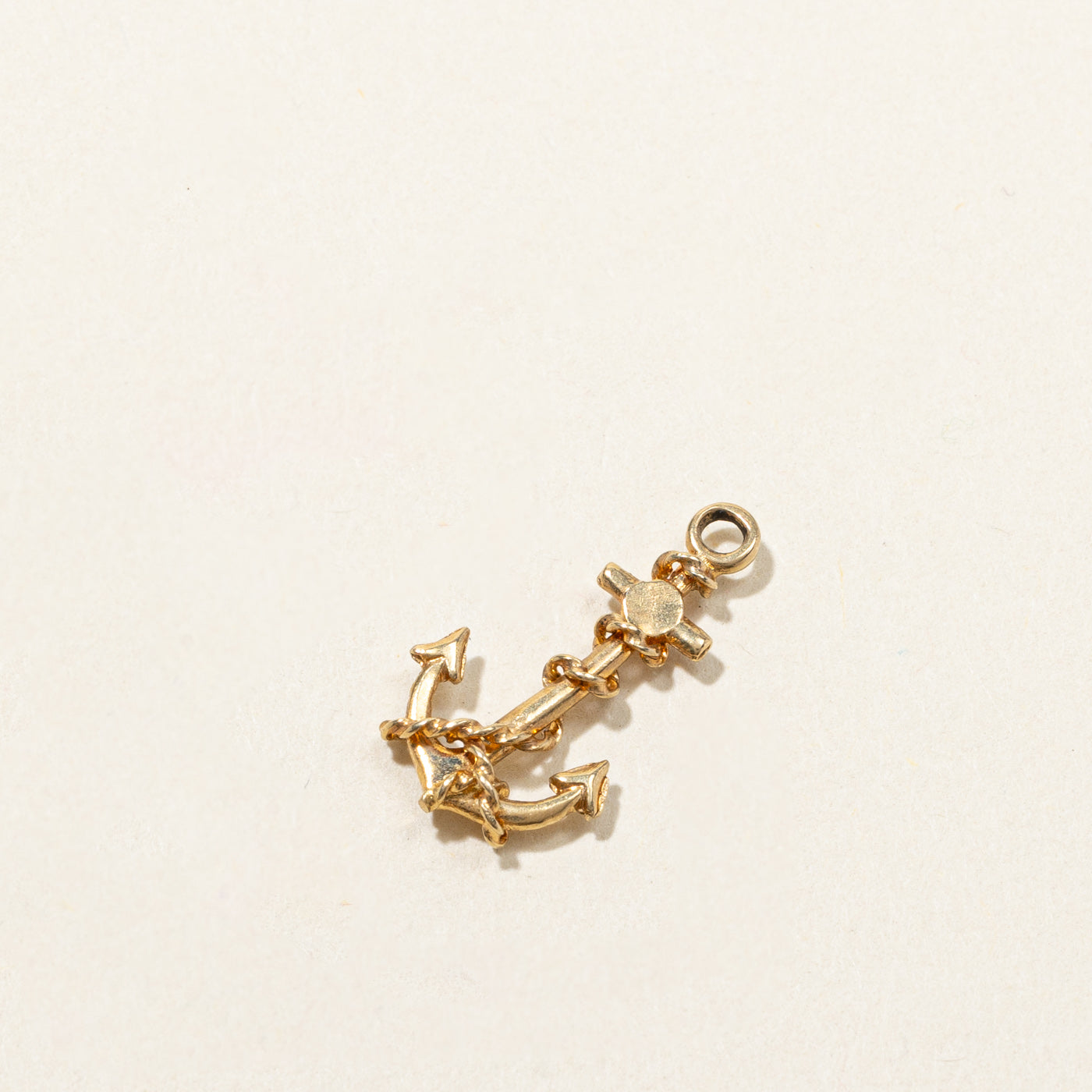 18K Gold Anchor Charm Pendant Necklace for Women - Elegant Nautical Jewelry Gift for Her - Perfect for Beach Vacations, Boat Trips, and Summer Outfits
