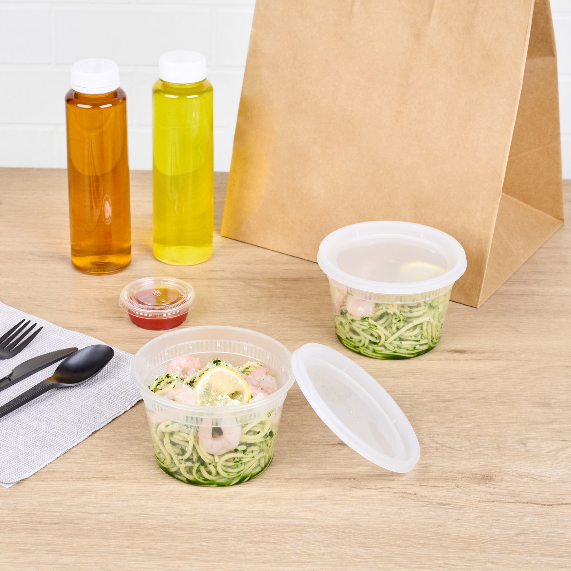 16 oz Round Clear Plastic Soup Containers with Lids - Microwave Safe, 4.5