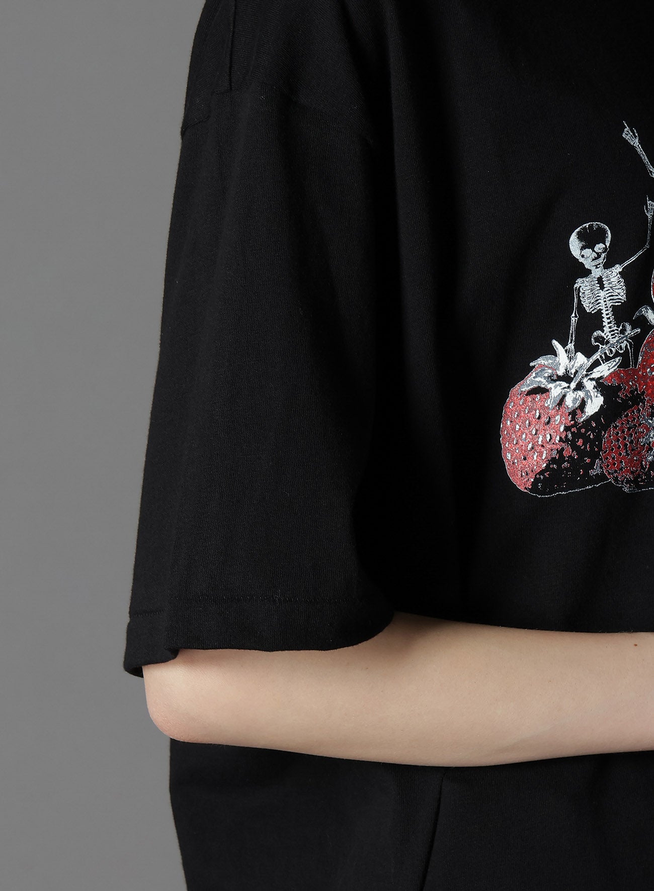 Skull Strawberry Cotton Jersey T-Shirt for Men & Women - Soft & Comfortable Casual Tee for Streetwear, Summer Outfits, and Everyday Wear
