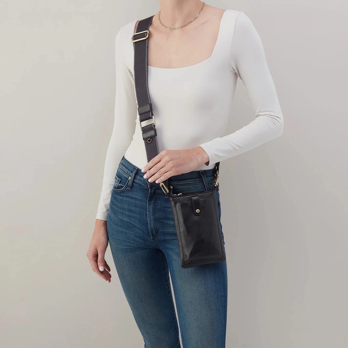 HOBO CASS Phone Crossbody Bag - Stylish & Compact Crossbody Purse for Women - Perfect for Everyday Use, Travel, Shopping & Outings