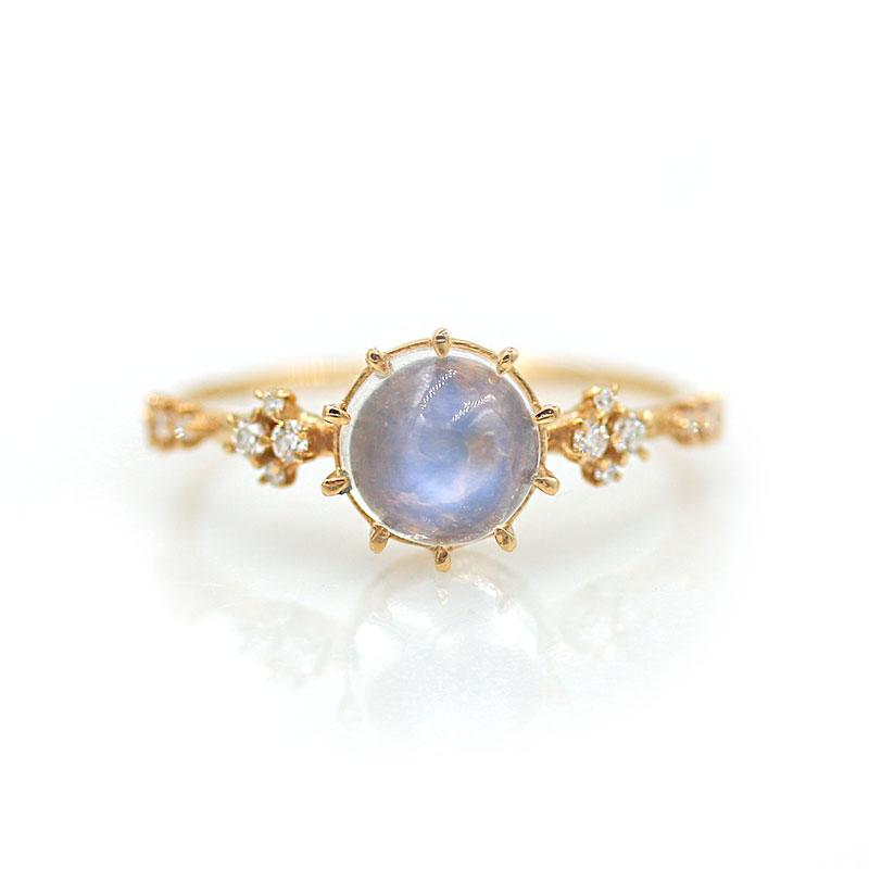 Moonstone Oracle Ring for Women - Elegant Twinkling Crystal Jewelry for Divination, Meditation & Spiritual Healing | Perfect for Psychic Readings & Energy Work