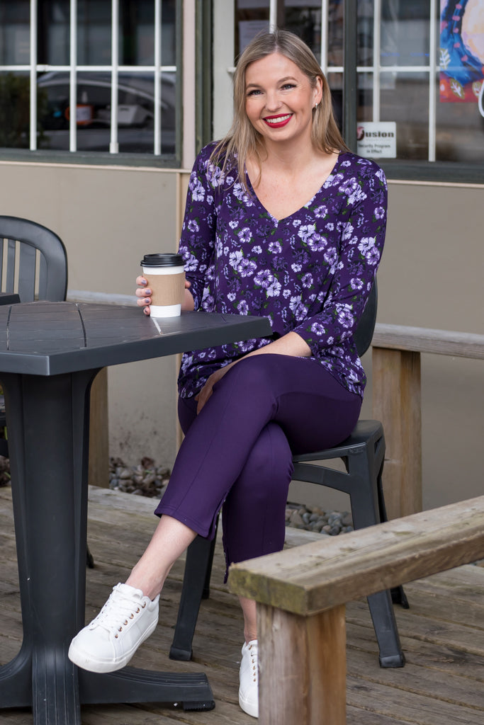 Jackie 3/4 Sleeve Bamboo V-Neck Top with Hibiscus Print - Women's Breathable Summer Blouse for Beach Vacation & Casual Outings
