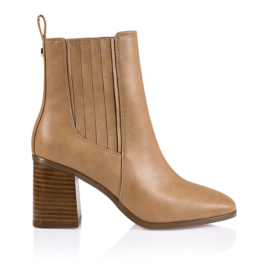 Limber Women's Chelsea Ankle Boots - Soft Caramel Leather Comfortable Slip-On Shoes for Casual Wear, Work & Outdoor Activities