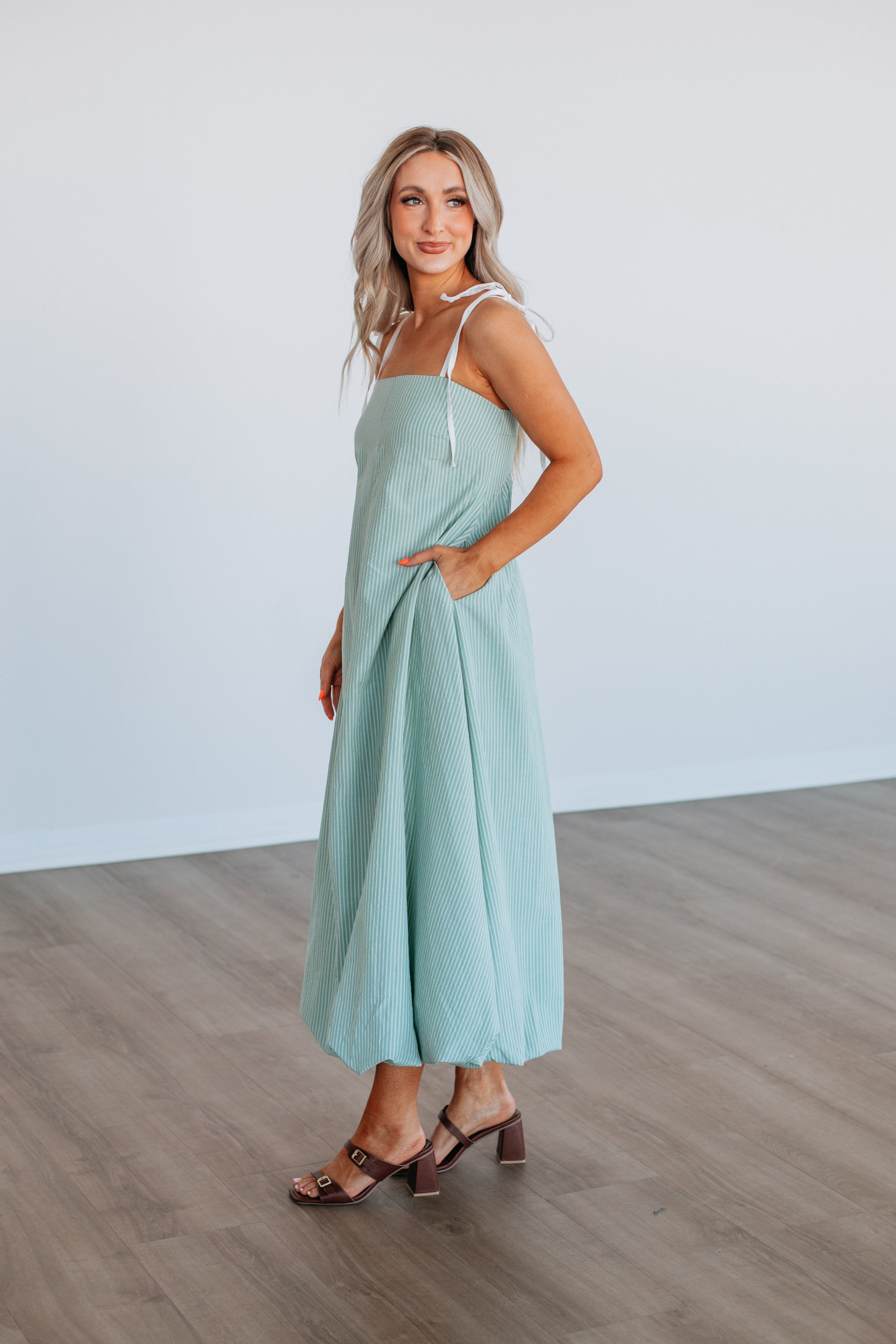 Bay Striped Maxi Dress for Women - Flowy Summer Beach Dress with Pockets | Perfect for Vacations, Parties & Casual Outings