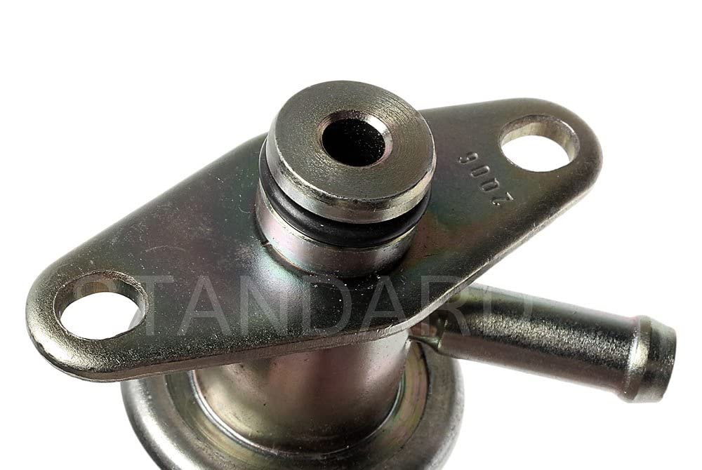 Standard Motor Products PR133 Fuel Pressure Regulator - High Performance Automotive Fuel System Part for Smooth Engine Operation | Compatible with Multiple Car Models
