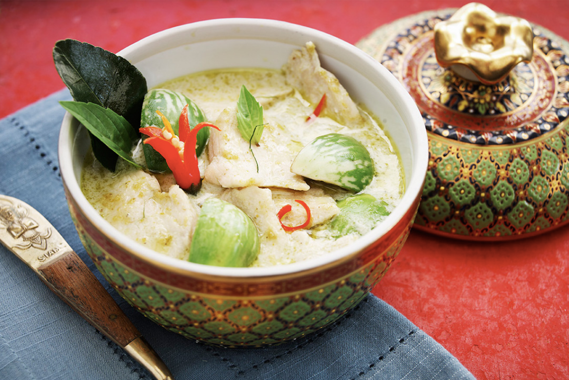 Authentic Thai Green Curry Sauce - Premium Coconut Milk & Spices for Thai Cuisine - Perfect for Stir-Fries, Noodles & Rice Dishes