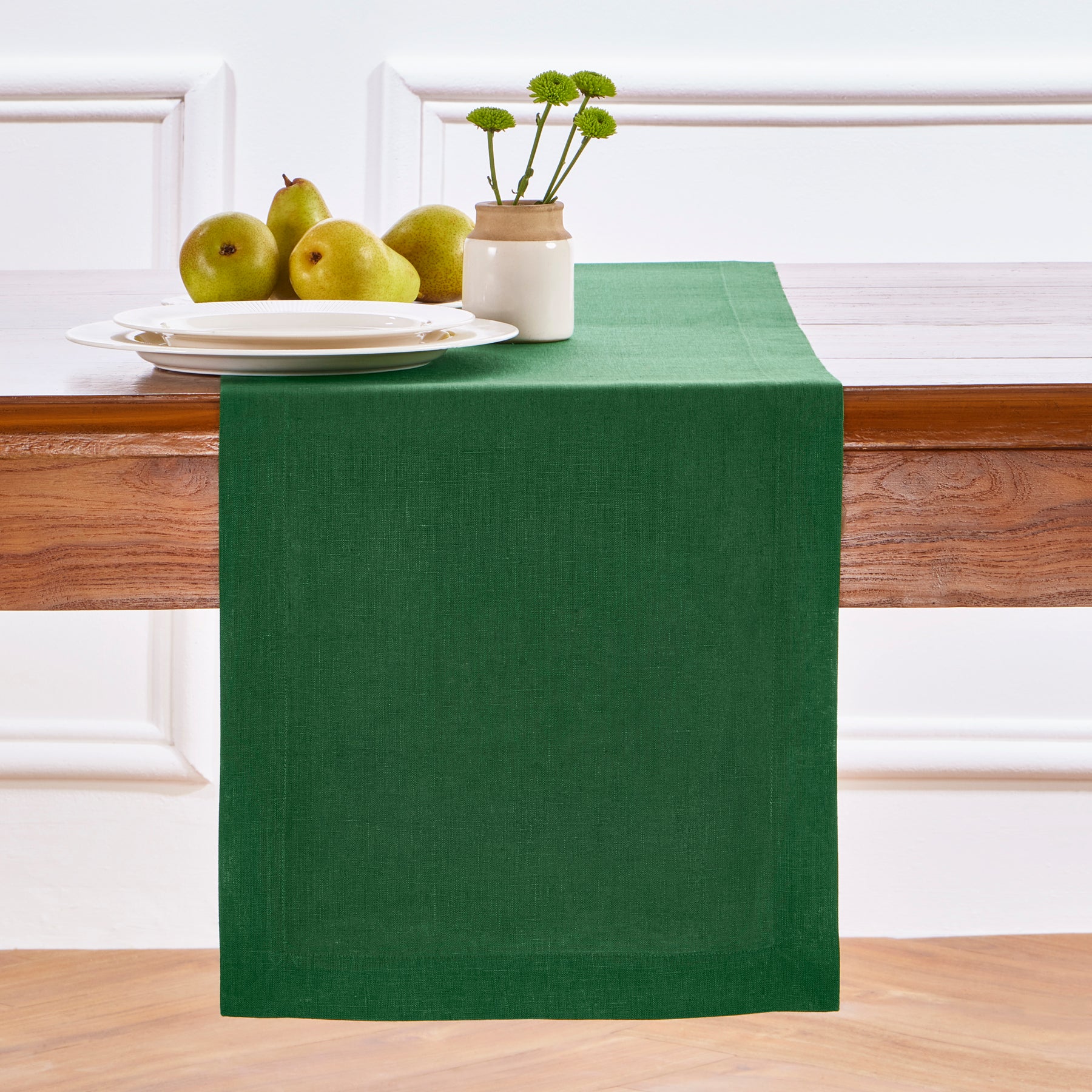Elegant Fete Table Runner for Weddings, Parties & Events - Premium Decorative Dining Table Cloth for Home Decor & Special Occasions