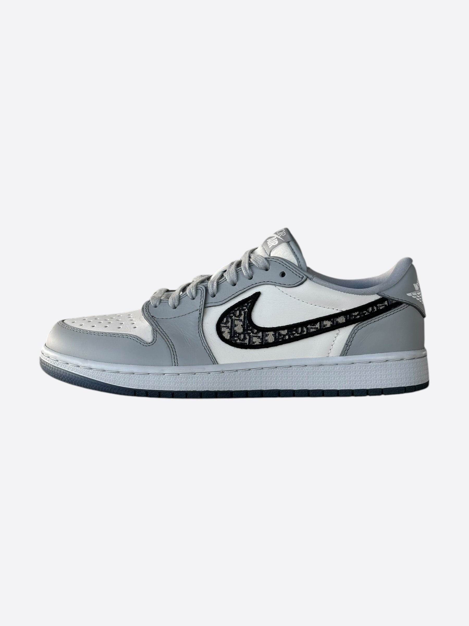 Dior Air Jordan Grey & White Oblique Low Top Sneakers for Men - Luxury Designer Casual Shoes for Streetwear & Fashion Outfits