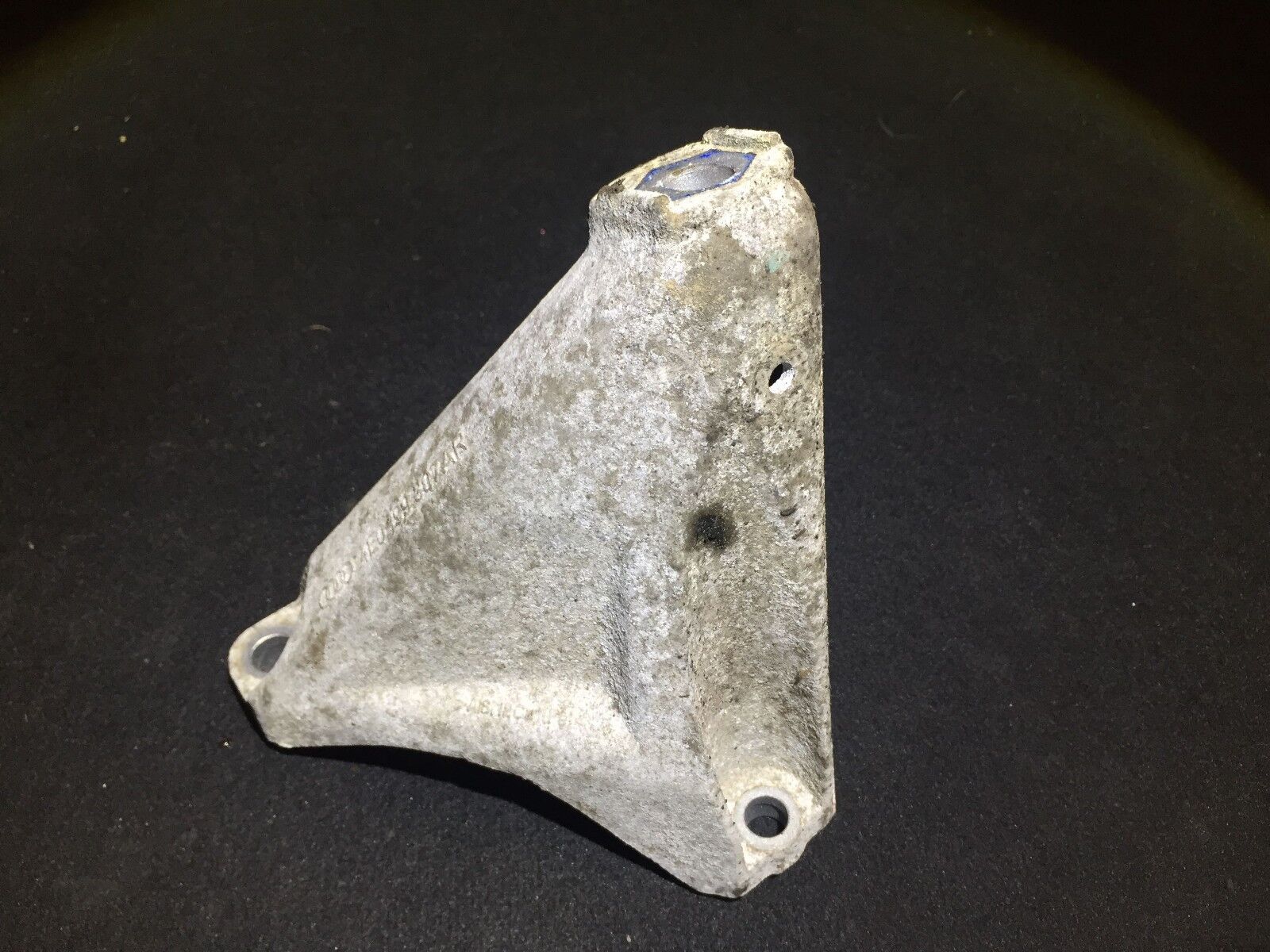 Original & Replacement 04-08 Audi A8 D3 4.2L Engine Motor Mount Bracket - Left Driver Side OEM Part - Perfect for Engine Vibration Reduction & Performance Upgrade