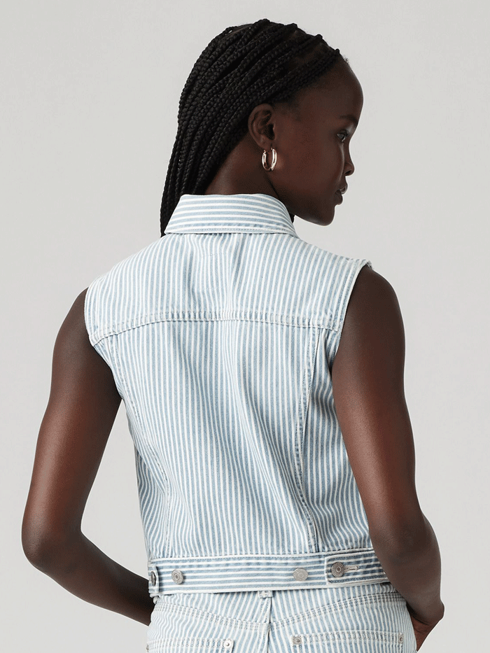Levi's Women's Handy Woman Trucker Jacket XS Light Wash Denim Vest - Casual Outfit for Everyday Wear & Layering