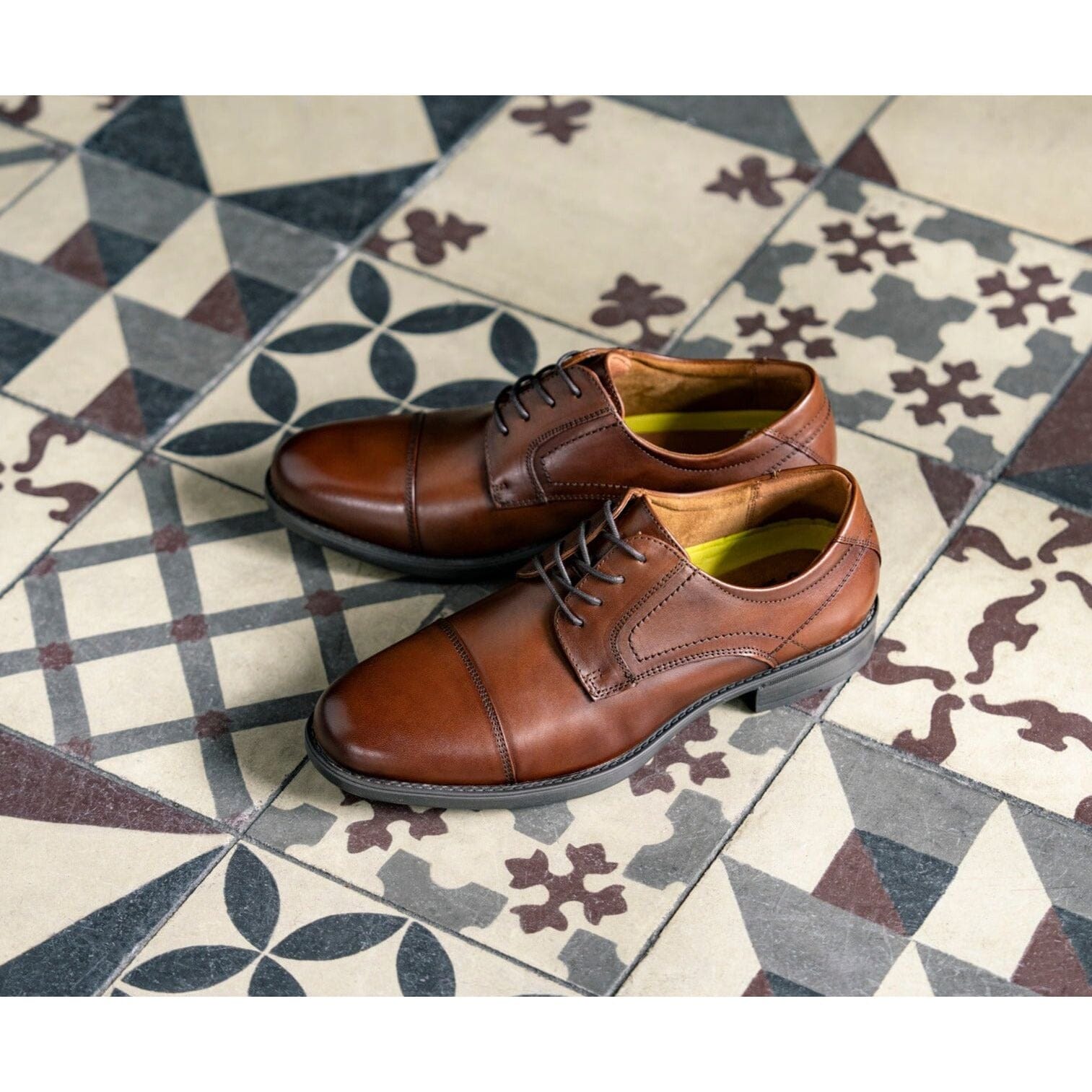 Florsheim Midtown Cap Toe Oxford Dress Shoes in Cognac - Medium & Wide Widths for Men - Perfect for Business, Office & Formal Occasions