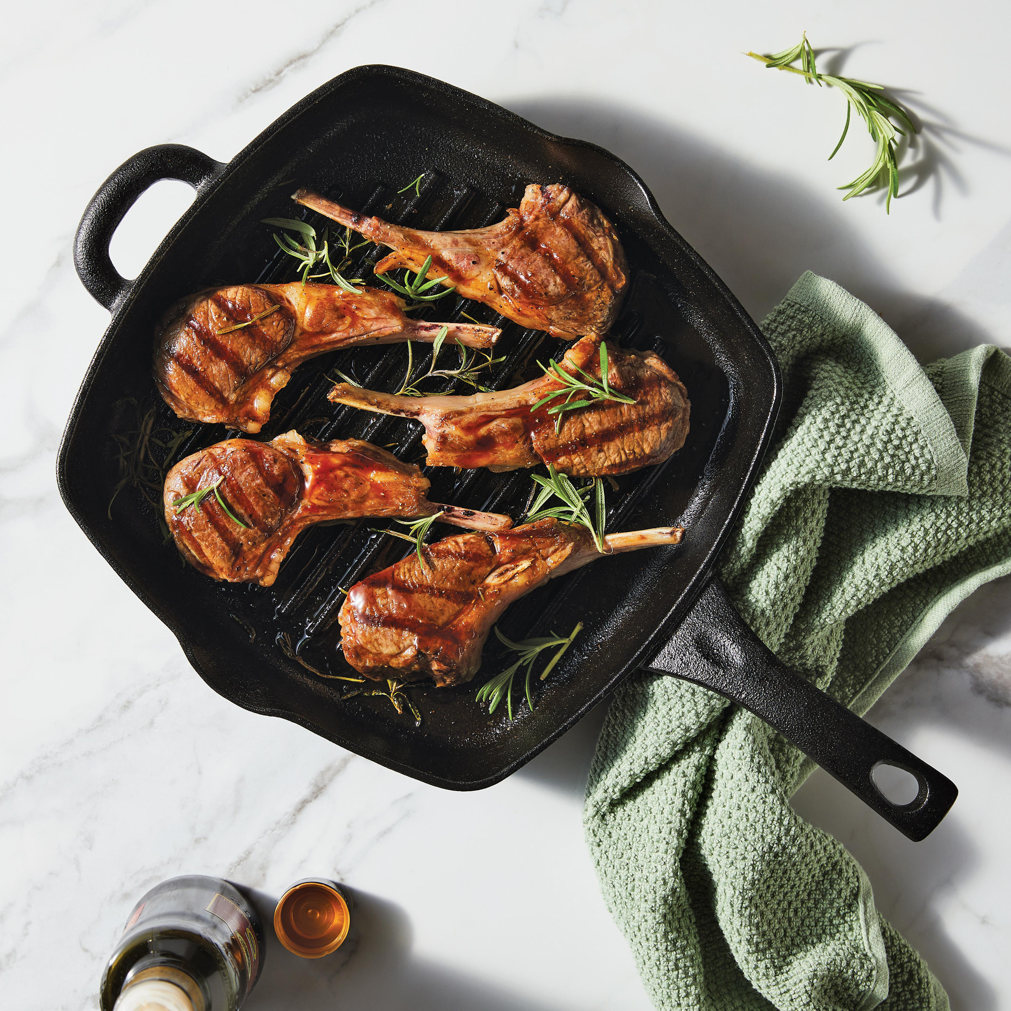 10 Inch Pre-Seasoned Cast Iron Grill Pan with Helper Handle & Pour Spouts - Perfect for Indoor/Outdoor Grilling, BBQ, Camping & Stovetop Cooking