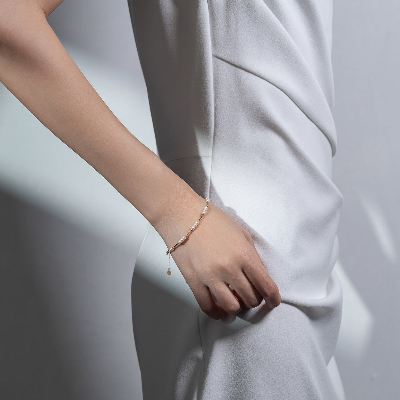 18K Solid Gold Freshwater Pearl Bracelet for Women - Elegant Pearl Jewelry Gift for Birthday, Anniversary & Special Occasions | KB00023
