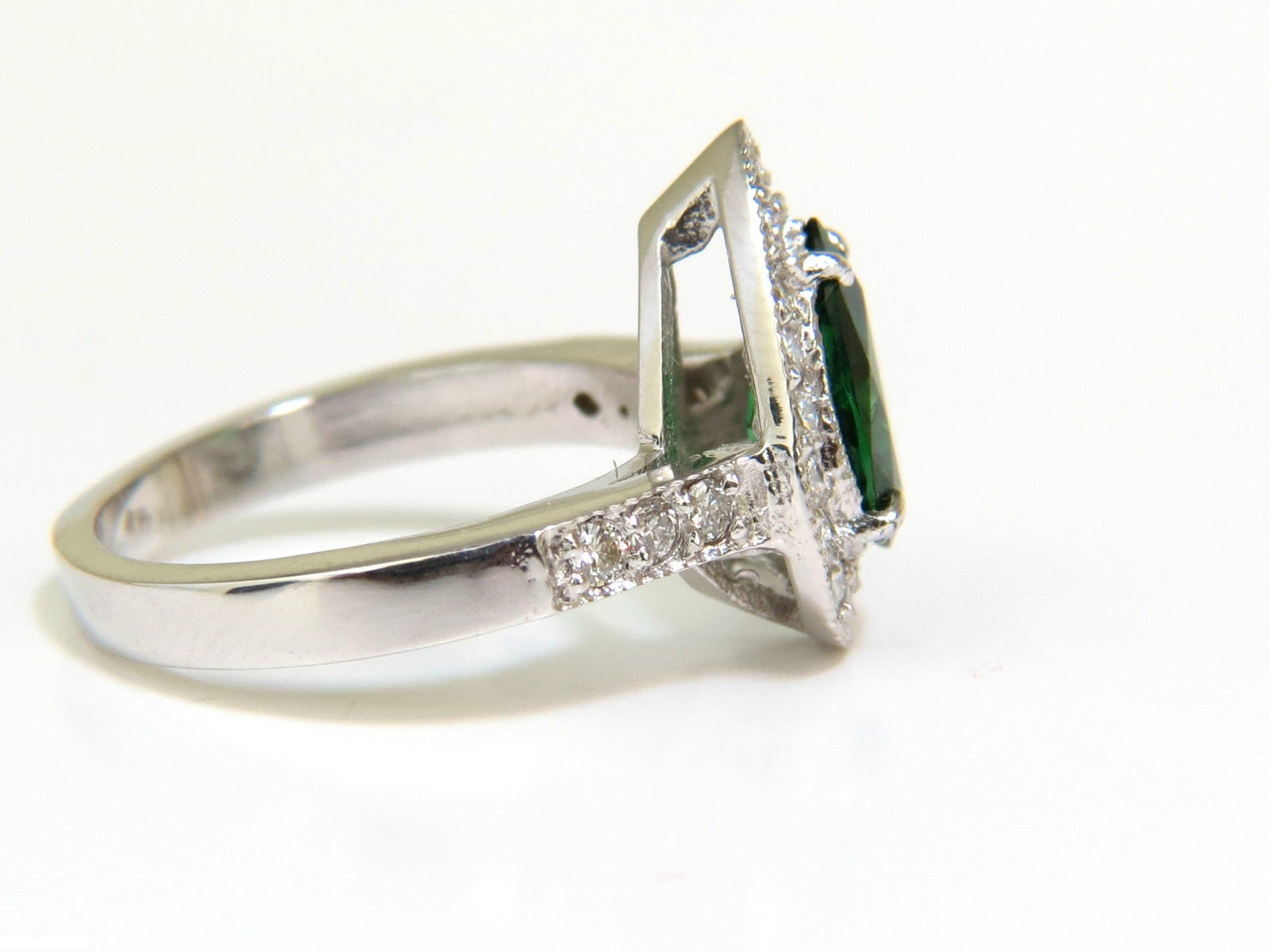 2.56CT Natural Bright Fine Gem Green Tsavorite Diamond Ring in 14KT Gold - Elegant Jewelry for Weddings, Anniversaries & Special Occasions