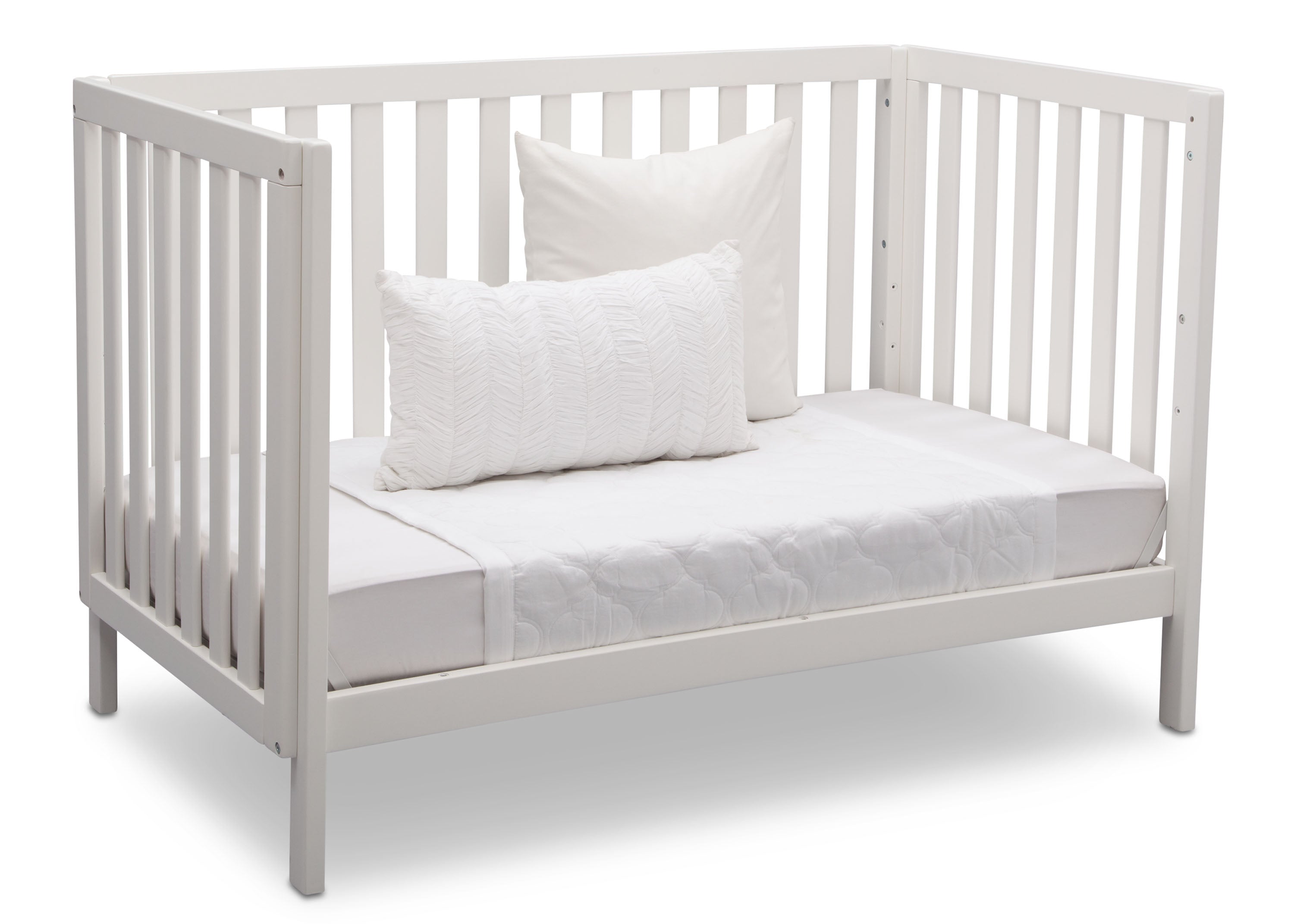 Milo 3-in-1 Convertible Baby Crib - White Wooden Nursery Bed with Toddler Rail & Daybed Conversion - Perfect for Newborns to Toddlers in Modern Nursery Rooms