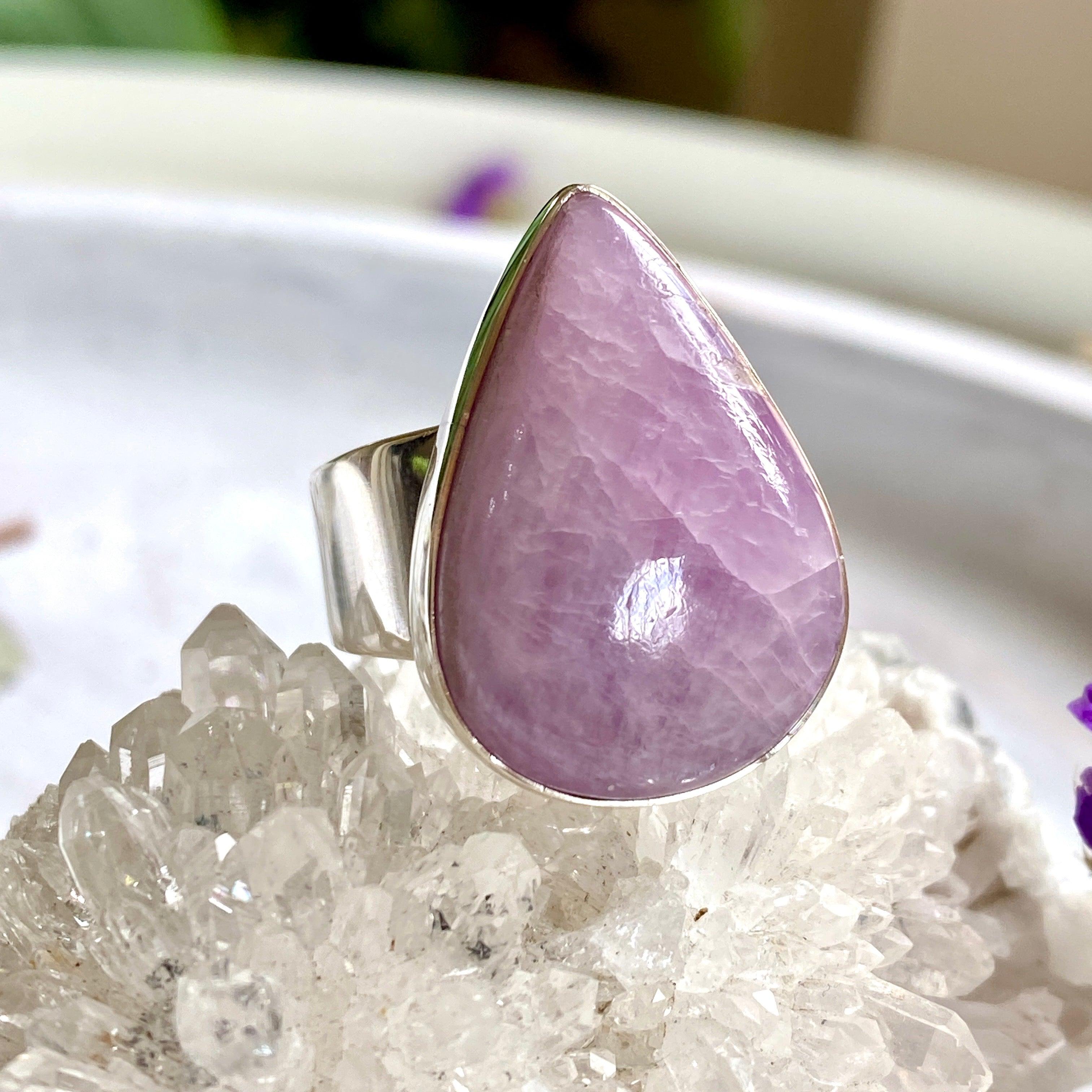 14K Gold Kunzite Teardrop Ring for Women - Elegant Pink Gemstone Jewelry for Engagement, Anniversary & Special Occasions
