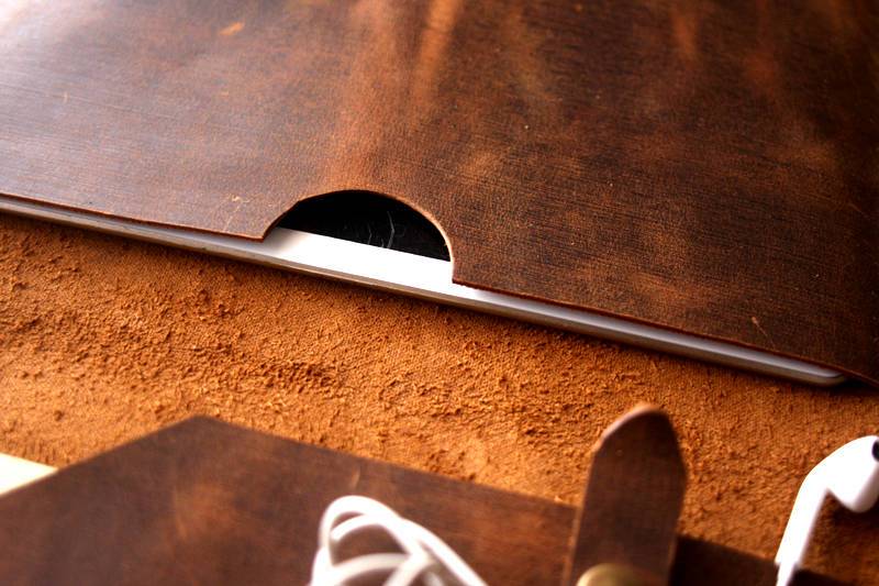 Personalized Distressed Brown Leather iPad Case Sleeve - Custom Name Engraved Protective Cover for iPad Pro/Air/Mini - Perfect for Work, Travel & Daily Use