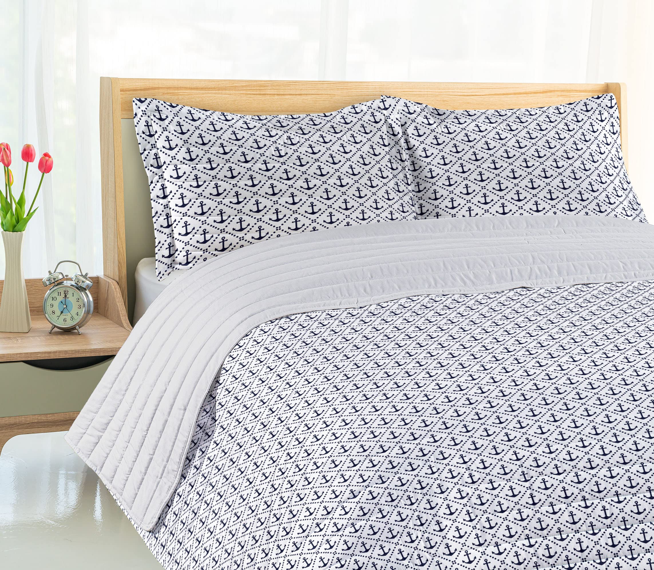 Ambesonne Geometric Microfiber Bedspread Set - Nautical Chevron Pattern with Dotted Frames & Anchors in Dark Blue/White | King Size Soft Bedding Set Includes Comforter & Pillow Shams | Perfect for Coastal Themed Bedrooms, Guest Rooms & Nautical Decor