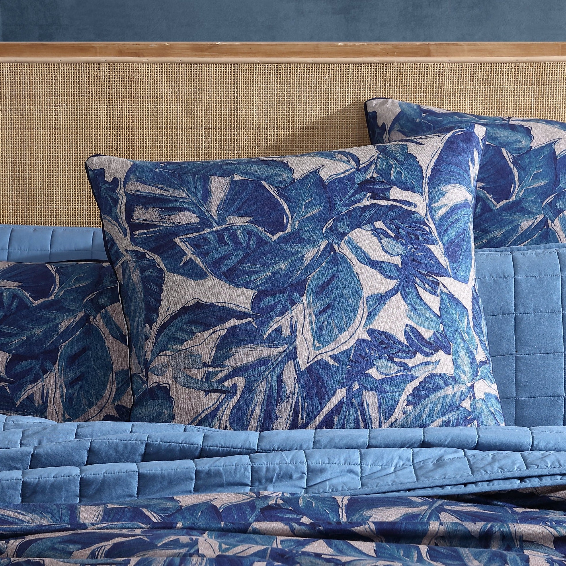 Premium Elio Blue European Pillowcase Set - 100% Cotton Luxury Bedding by Logan & Mason - Perfect for Master Bedroom, Guest Room & Airbnb Decor