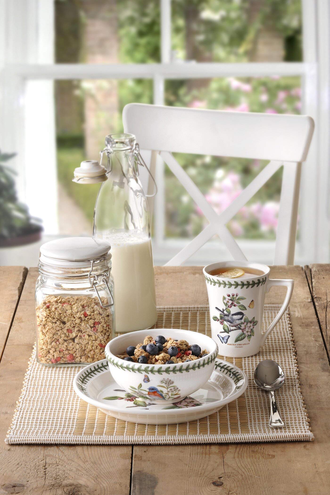 Portmeirion Botanic Garden Birds Collection Salad Plates Set of 6 - 8.5 Inch Earthenware Plates with Beautiful Bird Designs | Dishwasher & Microwave Safe | Made in England | Perfect for Dinner Parties, Garden Tea Time & Home Decor