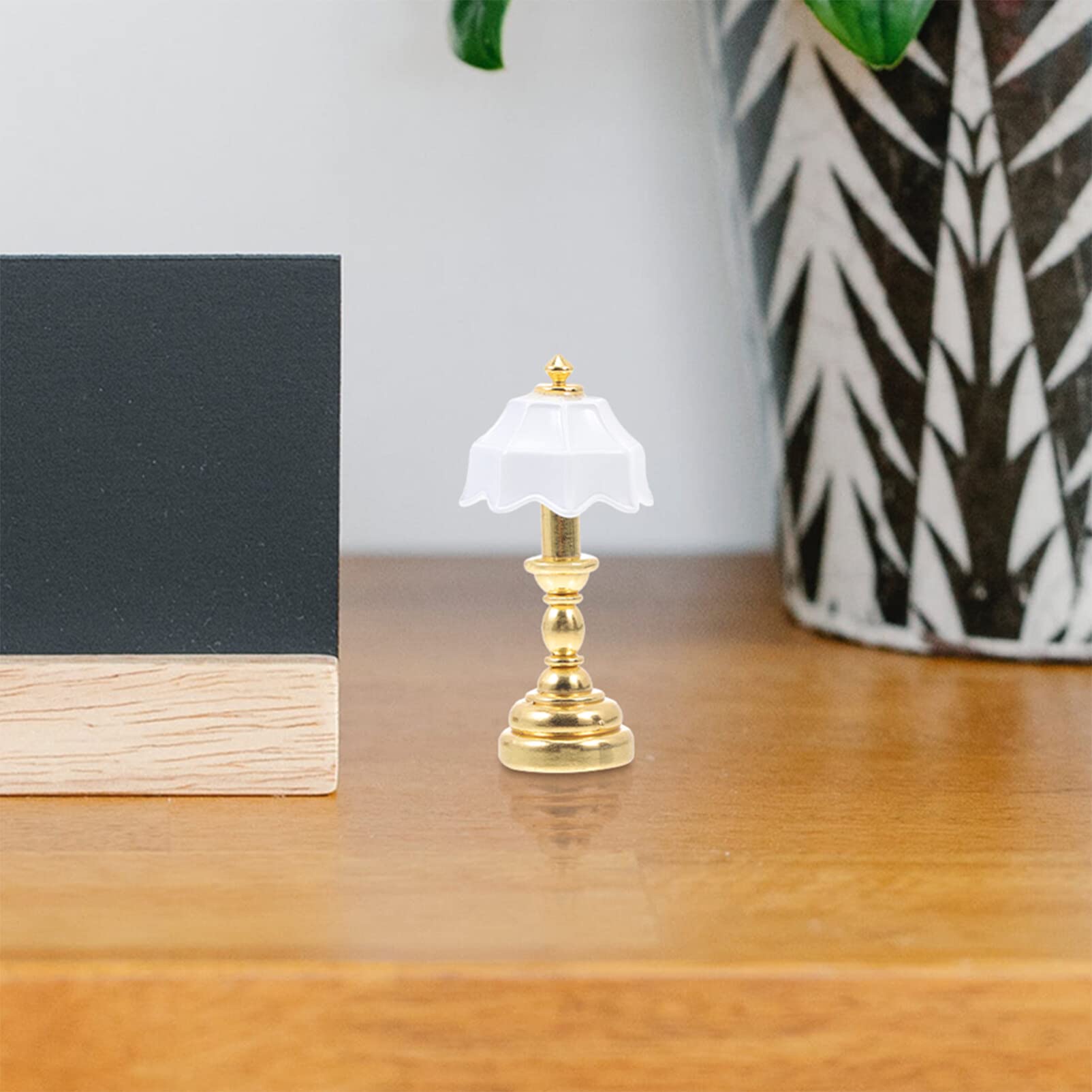 Miniature Dollhouse Table Lamp - Tiny Street Lamp for Dolls House, Bedside Night Light, Garden Pot Decor - Perfect for Dollhouse Furniture, Toy Home Decor & Miniature Scenes